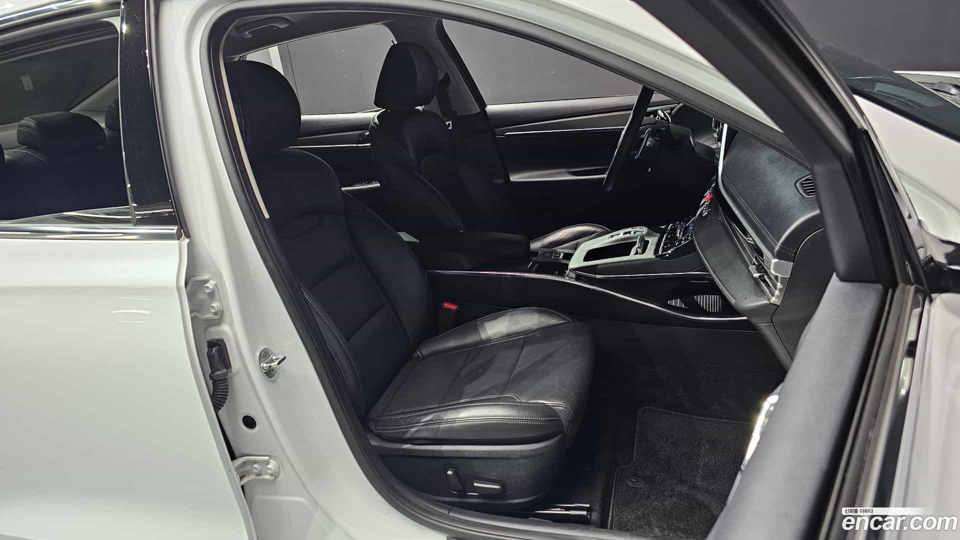 Grandeur Hyundai 2022.4-OPTION-015