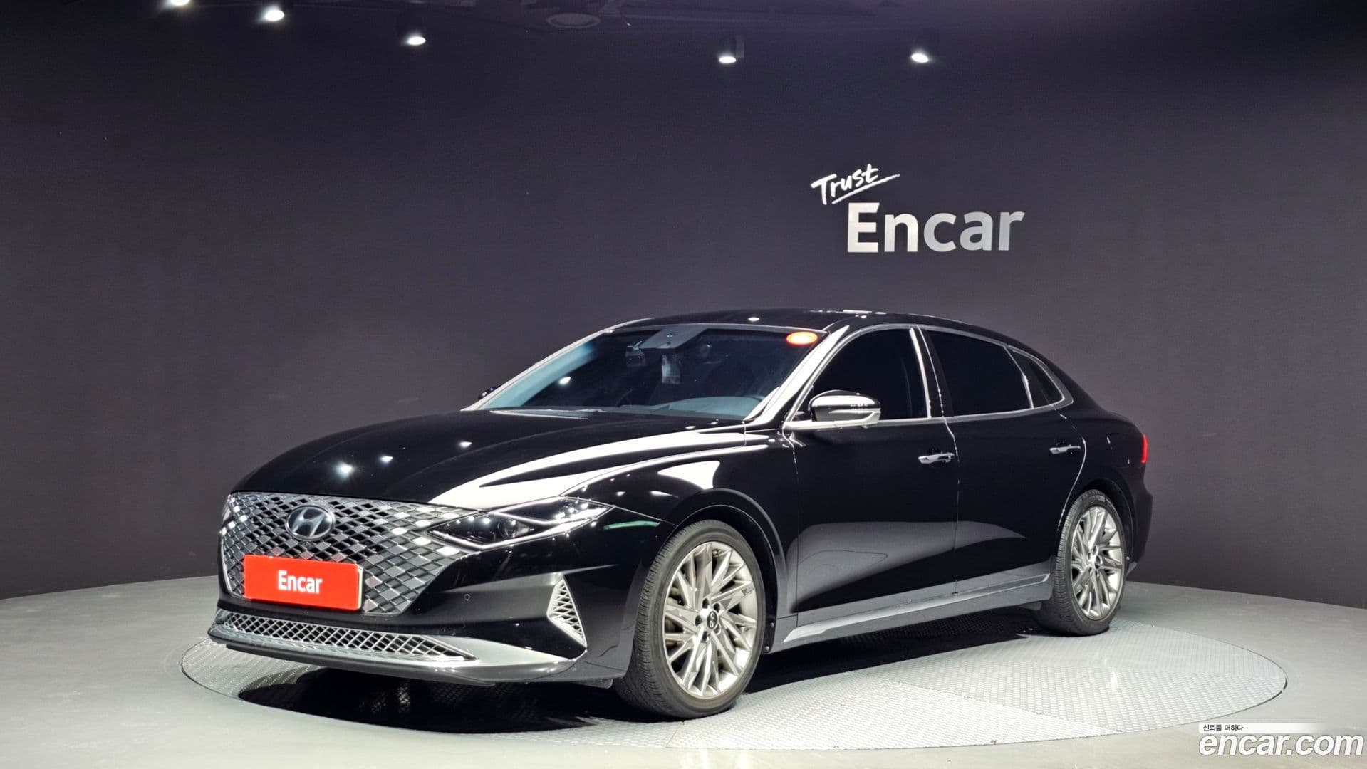 Main__Slider__Photo:Grandeur Hyundai 2021.1-0