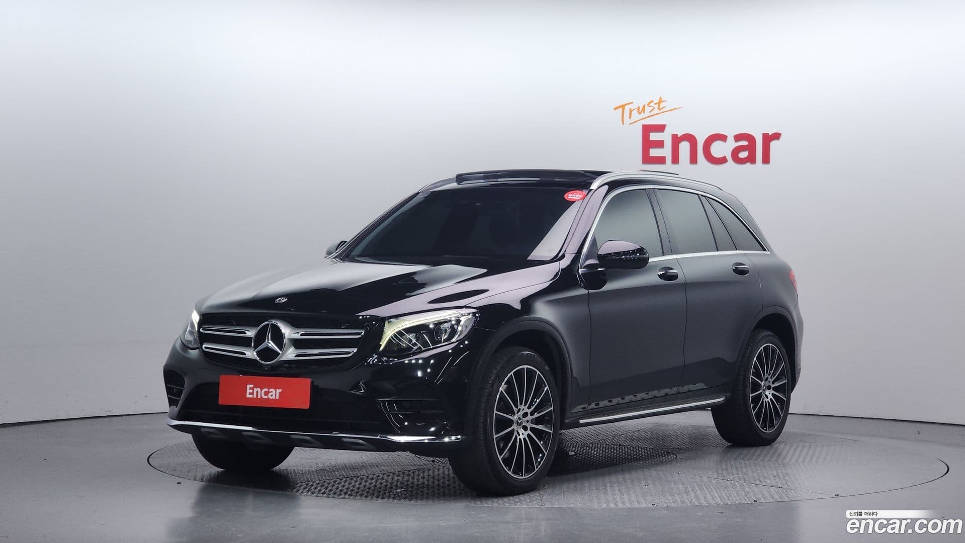Main__Slider__Photo:GLC-Class Mercedes-Benz 2019.10-0