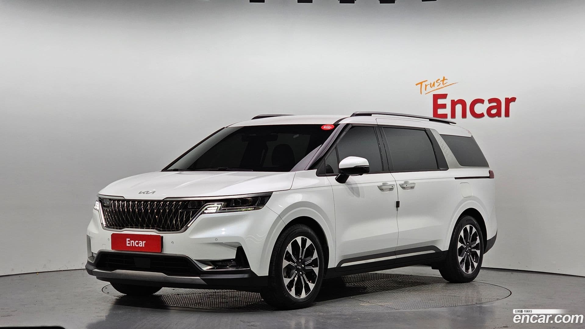 Main__Slider__Photo:Canival Kia 2023.2-0