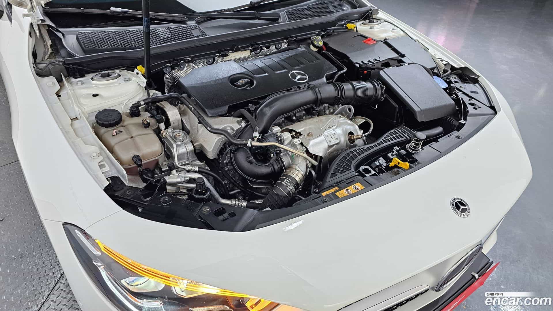 CLA-Class Mercedes-Benz 2022.2-INNER-006