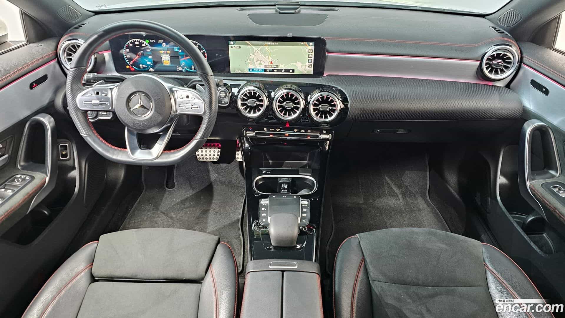 CLA-Class Mercedes-Benz 2022.2-INNER-007