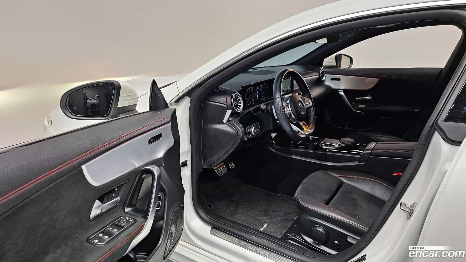 CLA-Class Mercedes-Benz 2022.2-OPTION-015