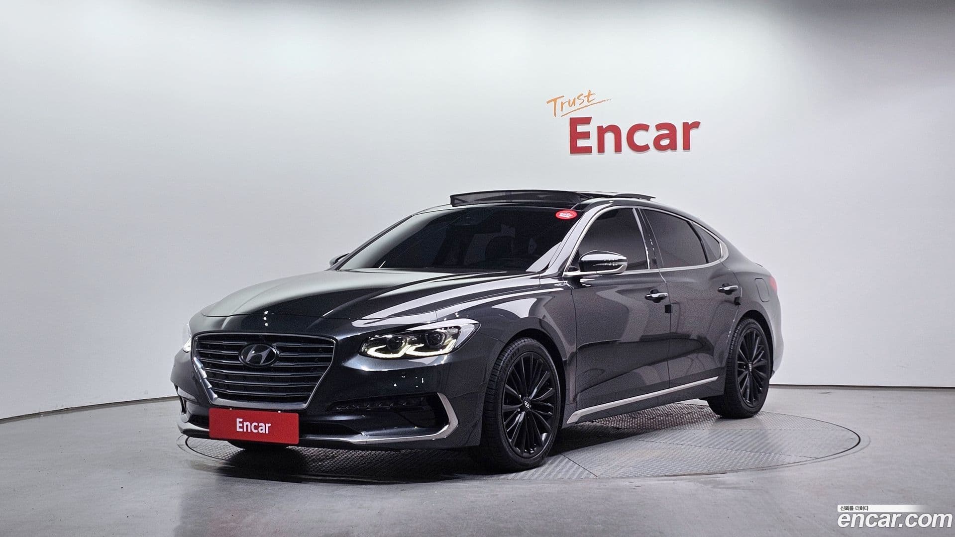 Main__Slider__Photo:Grandeur Hyundai 2019.4-0