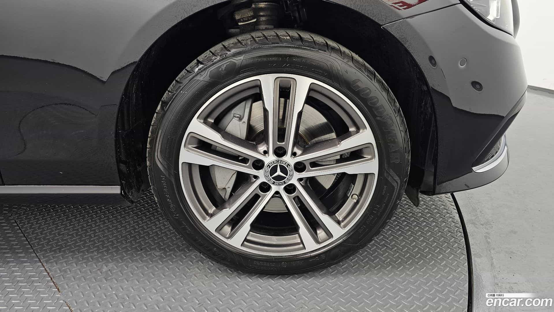 E-Class Mercedes-Benz 2021.11-OUTER-005