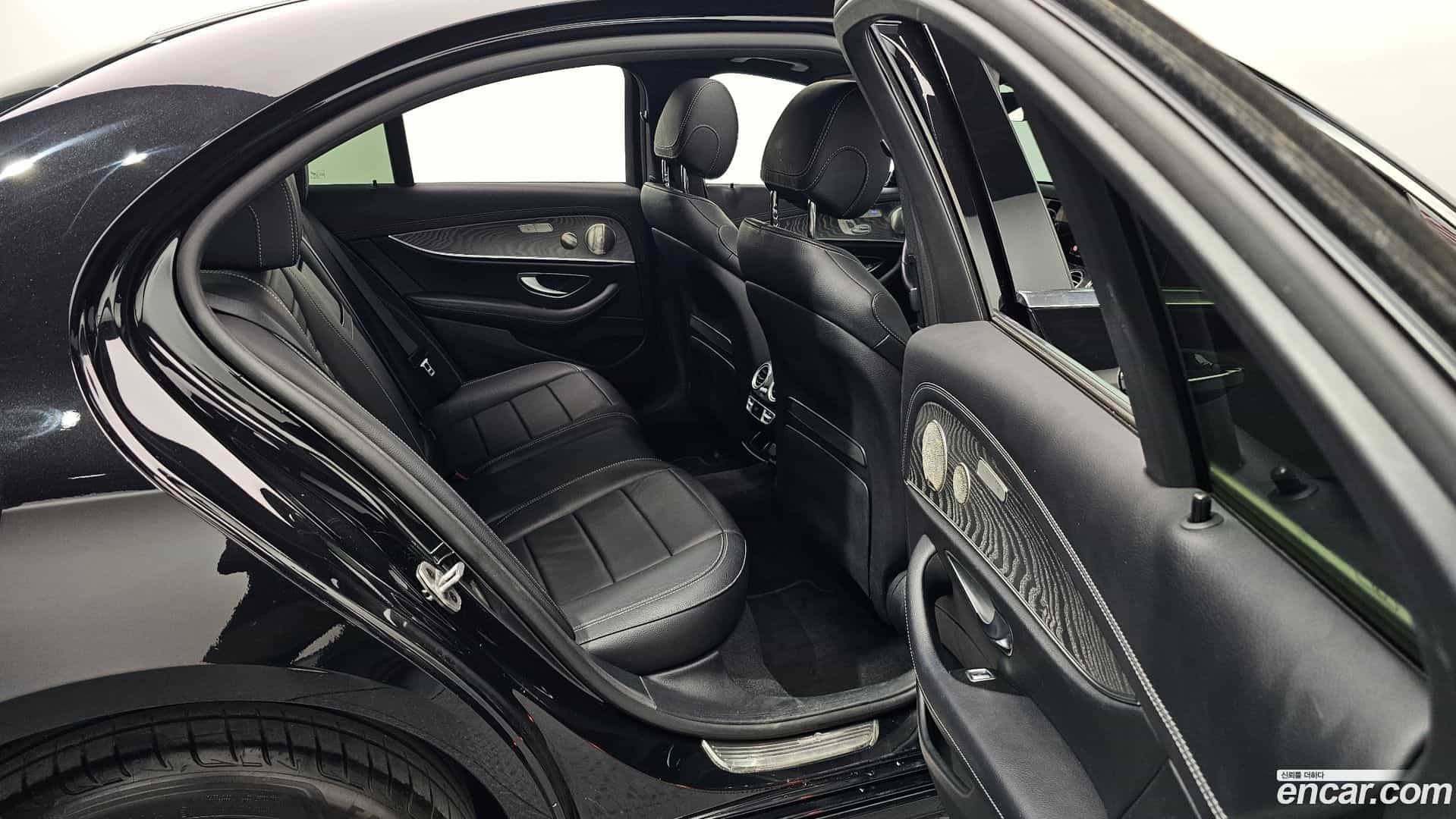 E-Class Mercedes-Benz 2021.11-OPTION-015