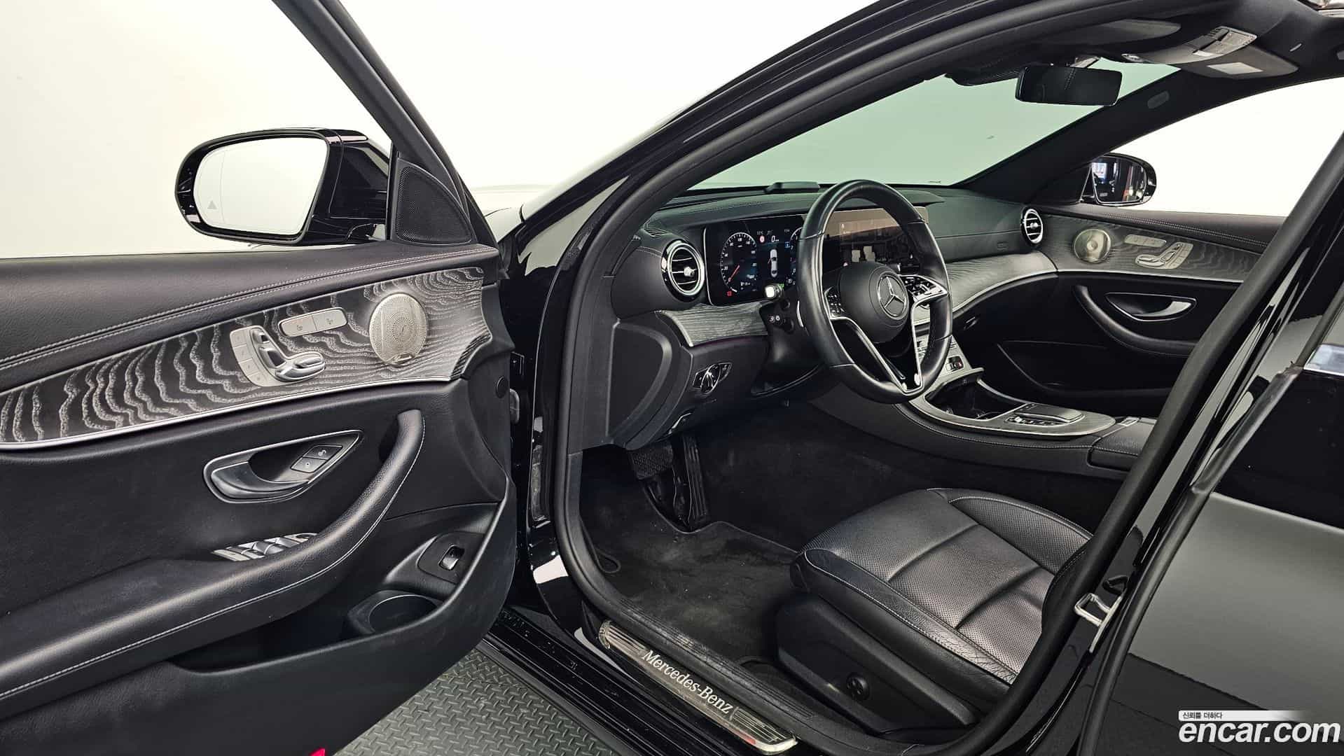 E-Class Mercedes-Benz 2021.11-OPTION-016