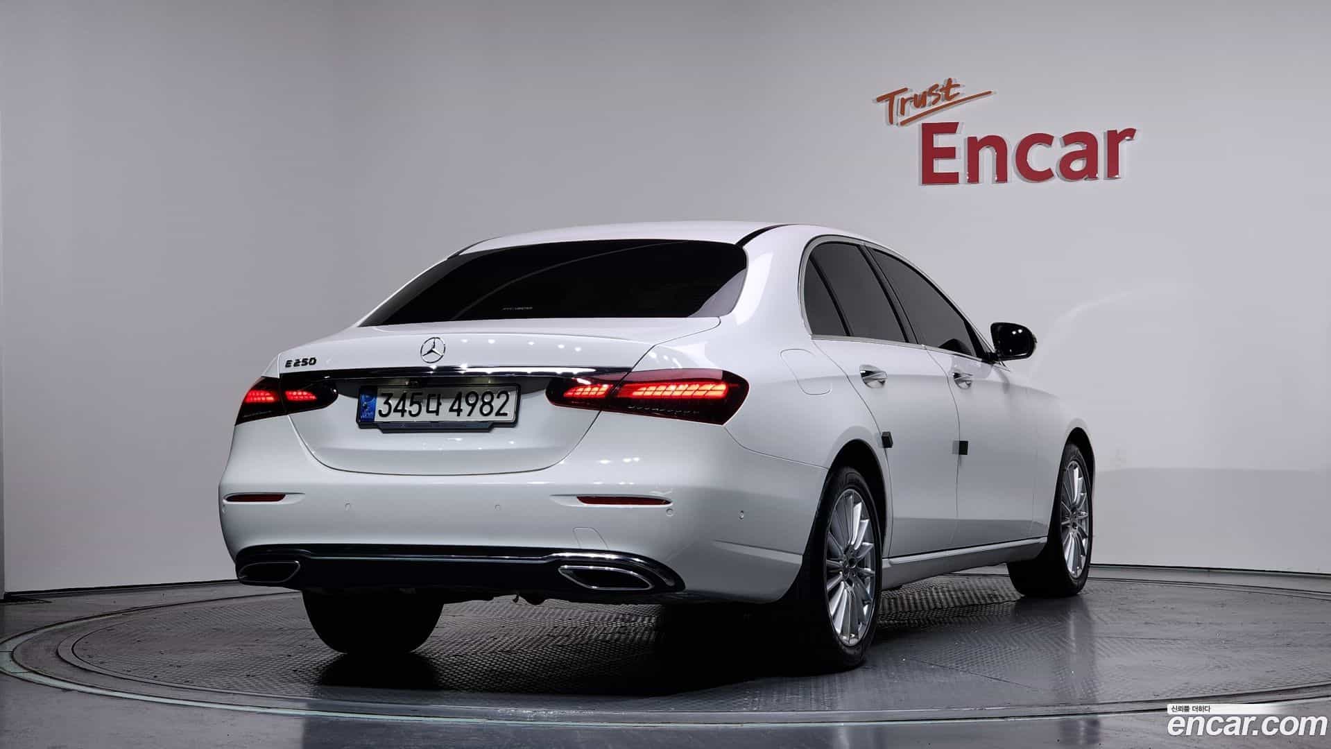 E-Class Mercedes-Benz 2020.11-OUTER-002