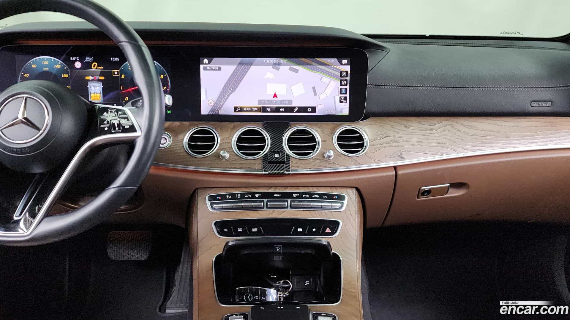 E-Class Mercedes-Benz 2020.11-OPTION-018