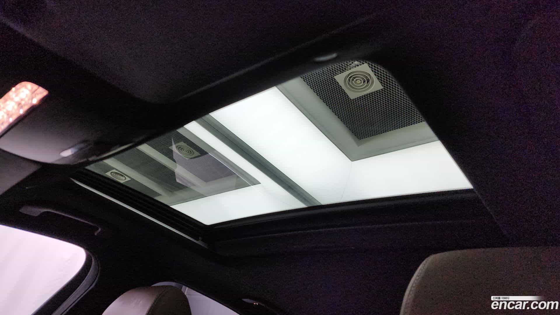 E-Class Mercedes-Benz 2020.11-OPTION-022