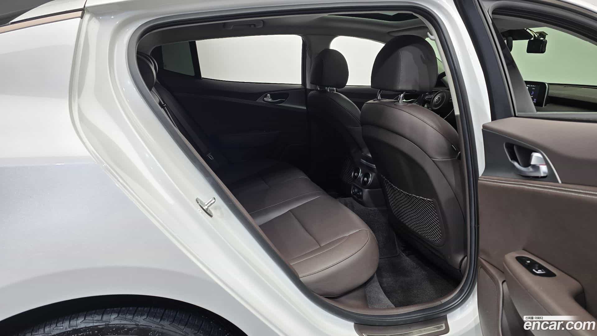 Stinger Kia 2018.0-OPTION-016