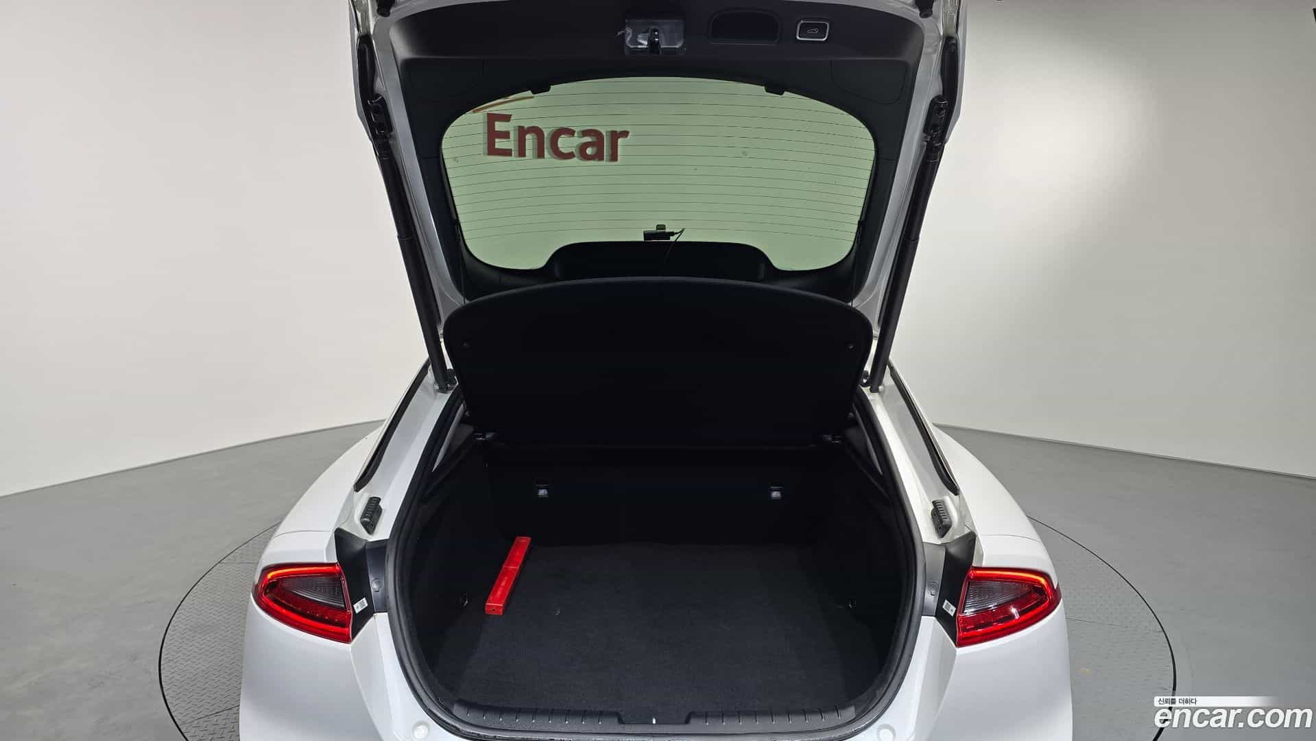 Stinger Kia 2018.0-OPTION-024
