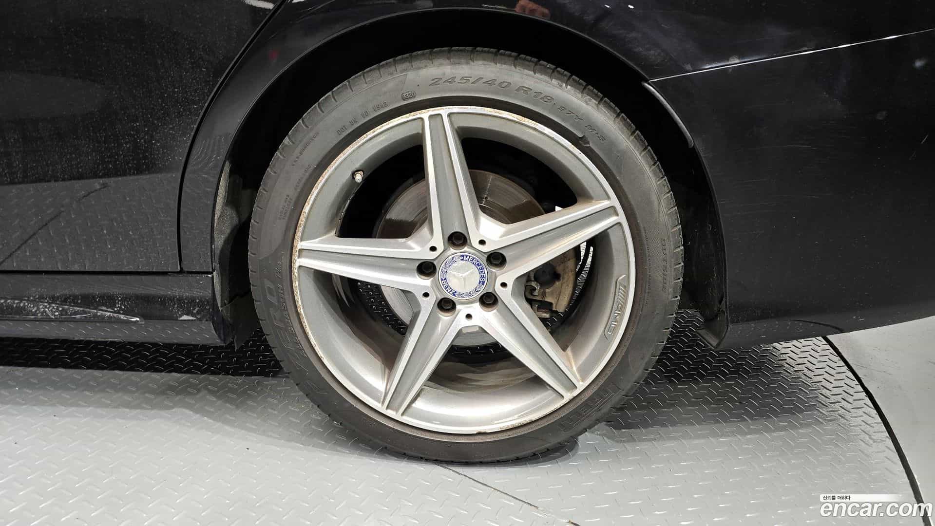 C-Class Mercedes-Benz 2017.0-OUTER-005