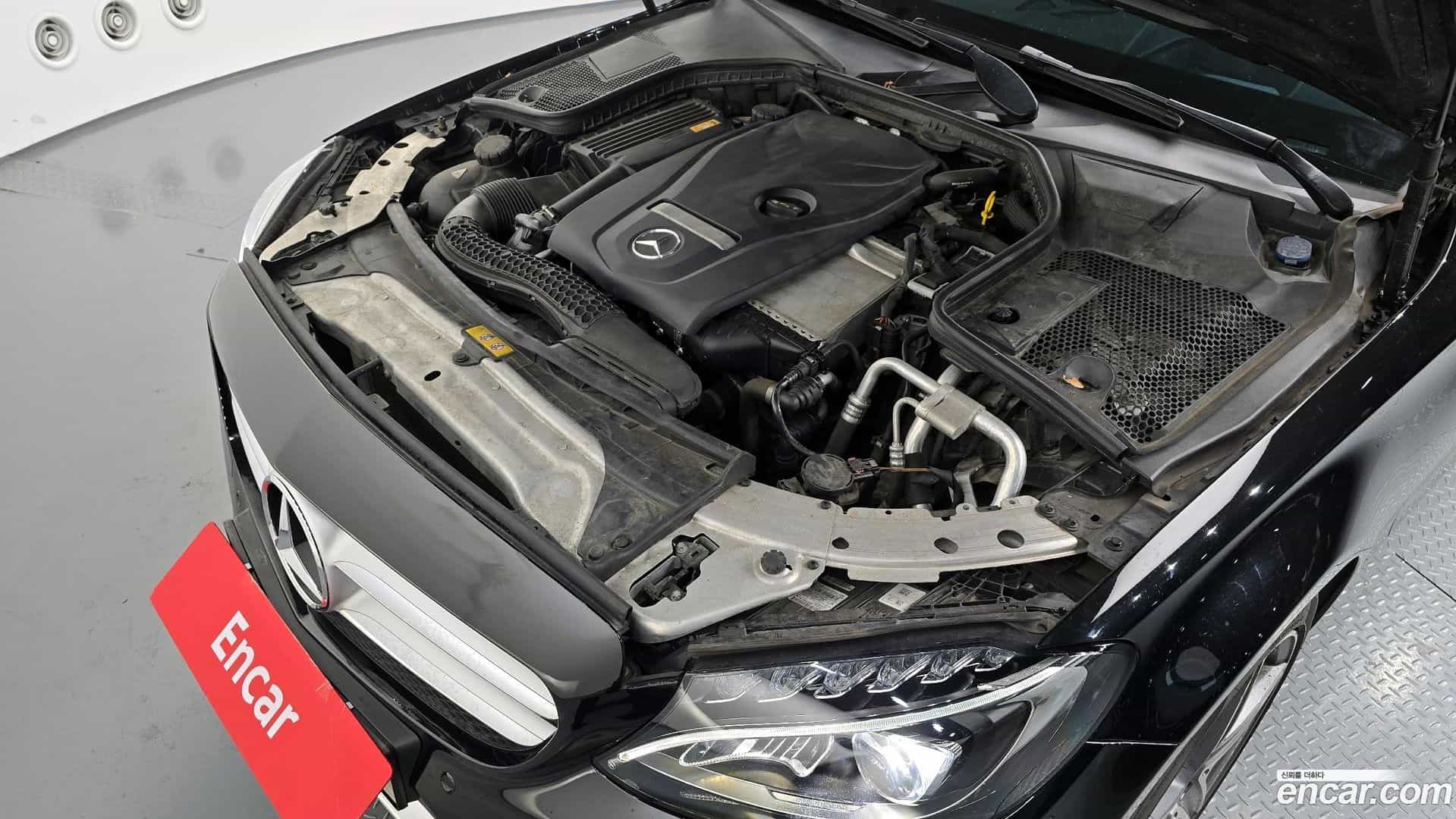 C-Class Mercedes-Benz 2017.0-INNER-006
