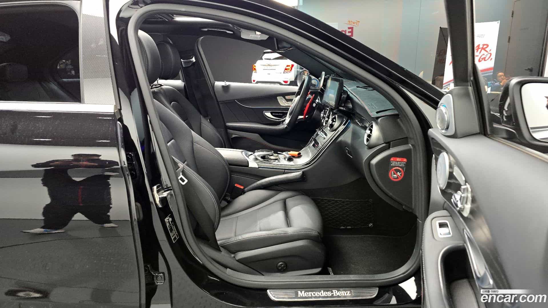 C-Class Mercedes-Benz 2017.0-OPTION-015