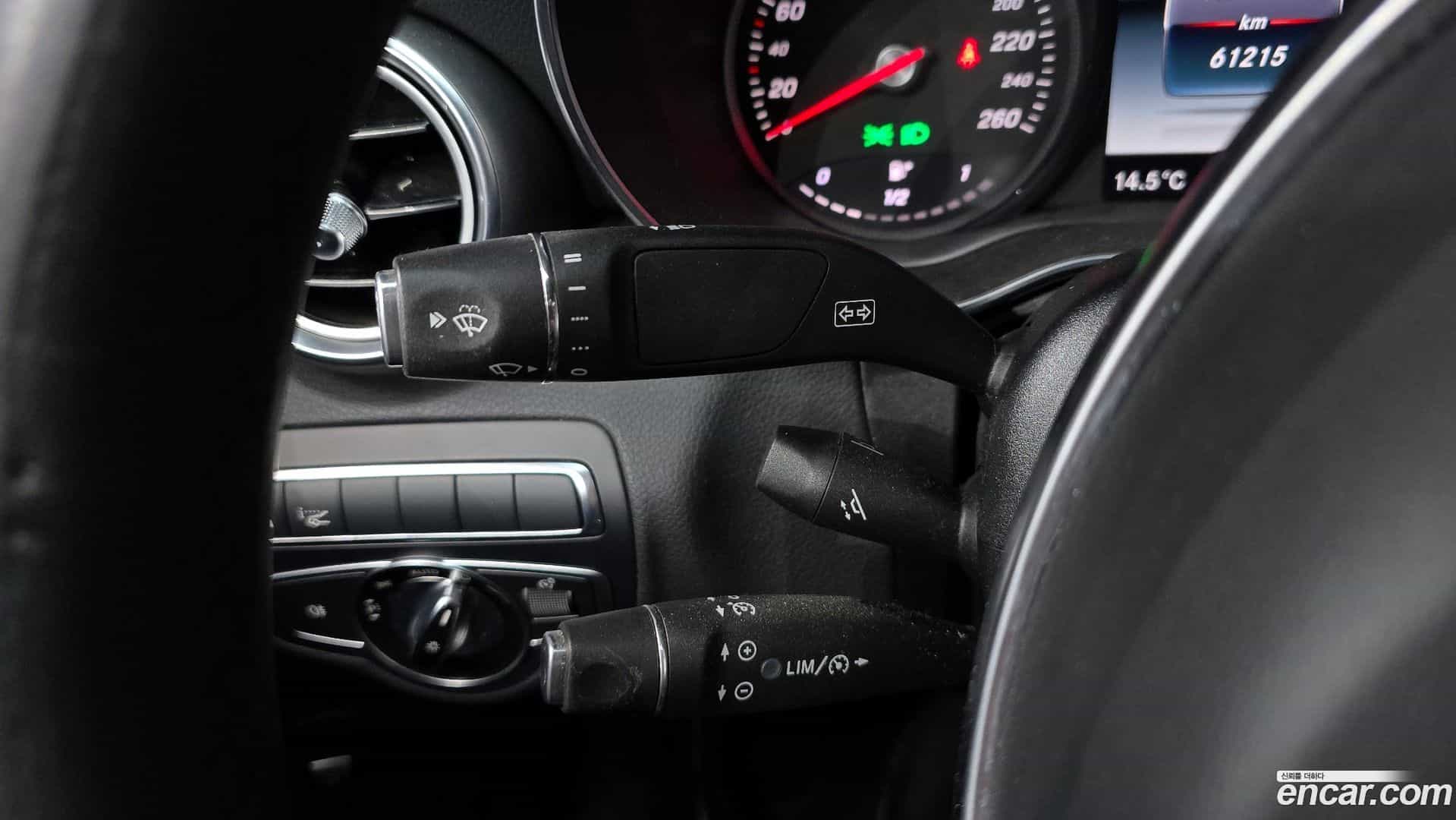 C-Class Mercedes-Benz 2017.0-OPTION-020