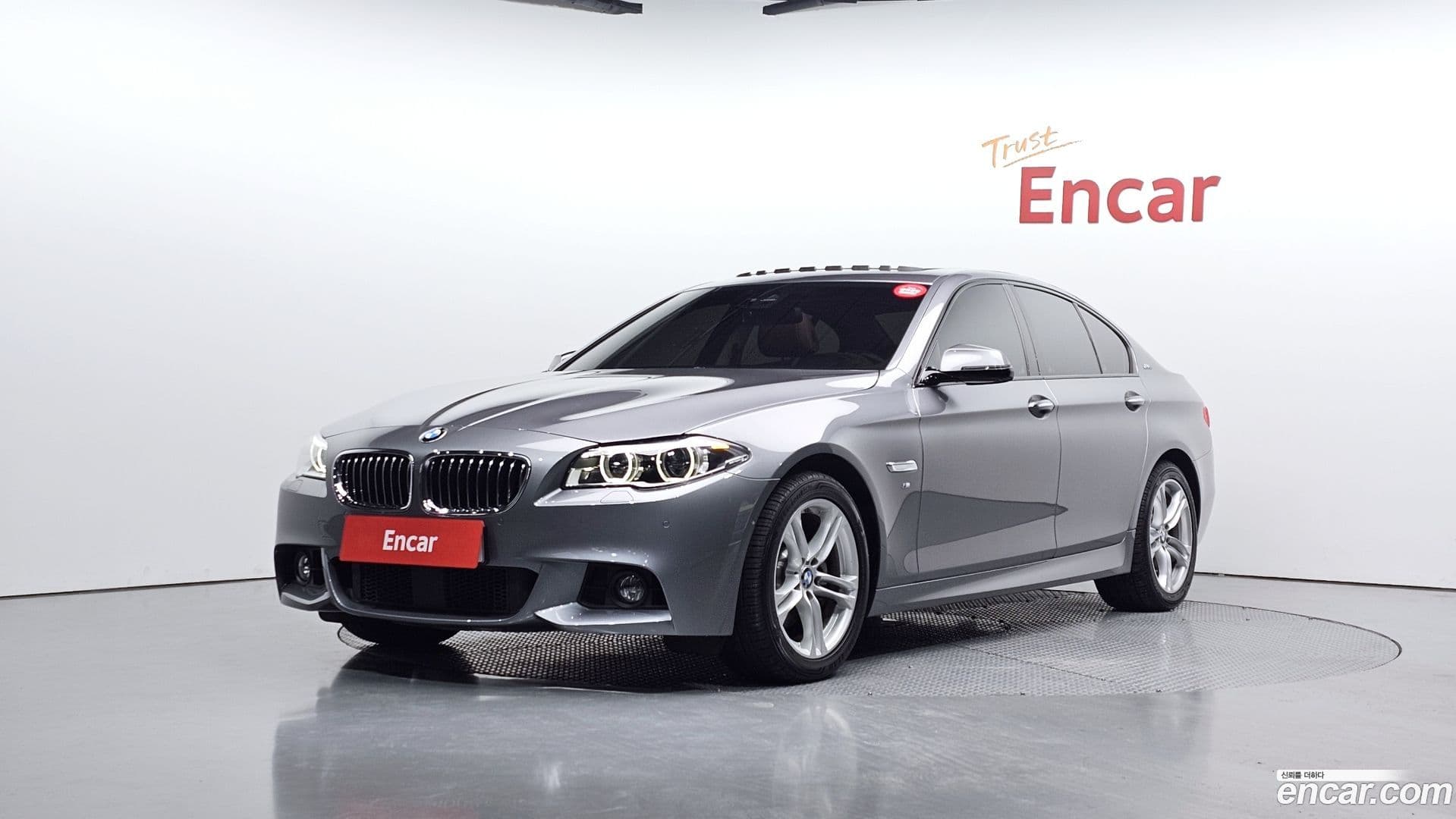 Main__Slider__Photo:5-Series BMW 2016.9-0