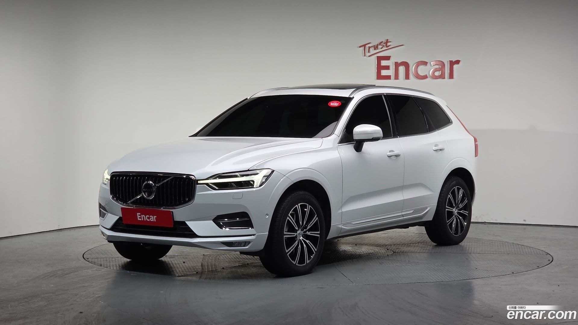 Main__Slider__Photo:XC60 Volvo 2018.8-0