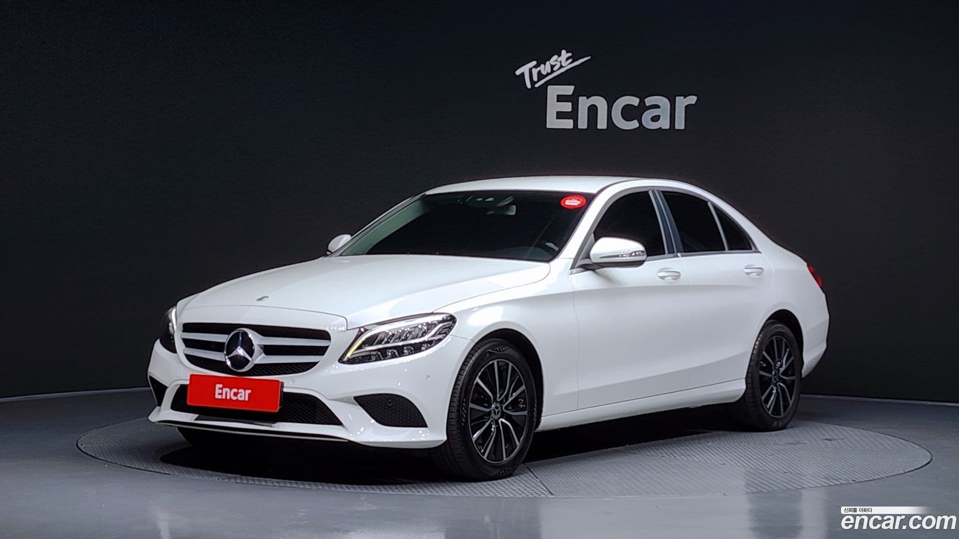 Main__Slider__Photo:C-Class Mercedes-Benz 2019.8-0