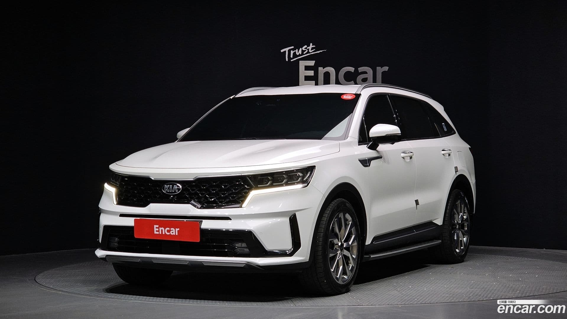 Main__Slider__Photo:Sorento Kia 2020.6-0