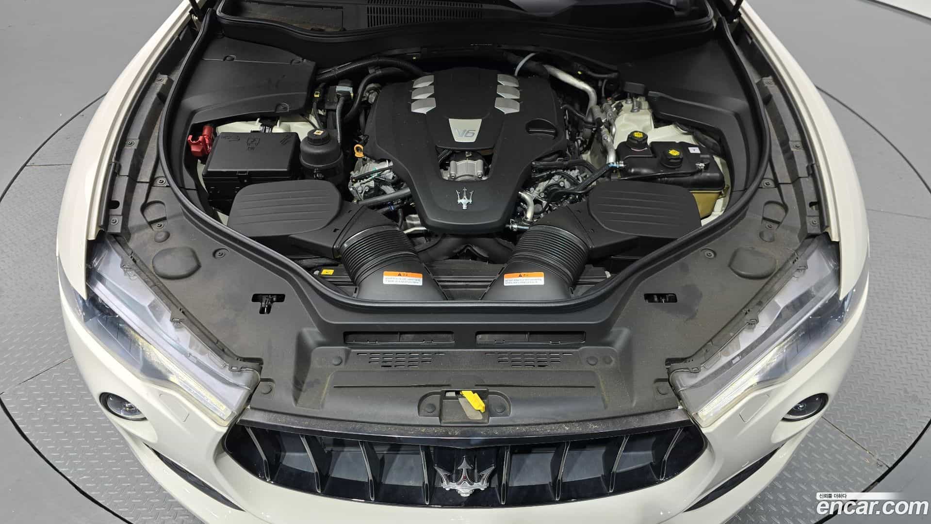 Levante Maserati 2017.1-INNER-006