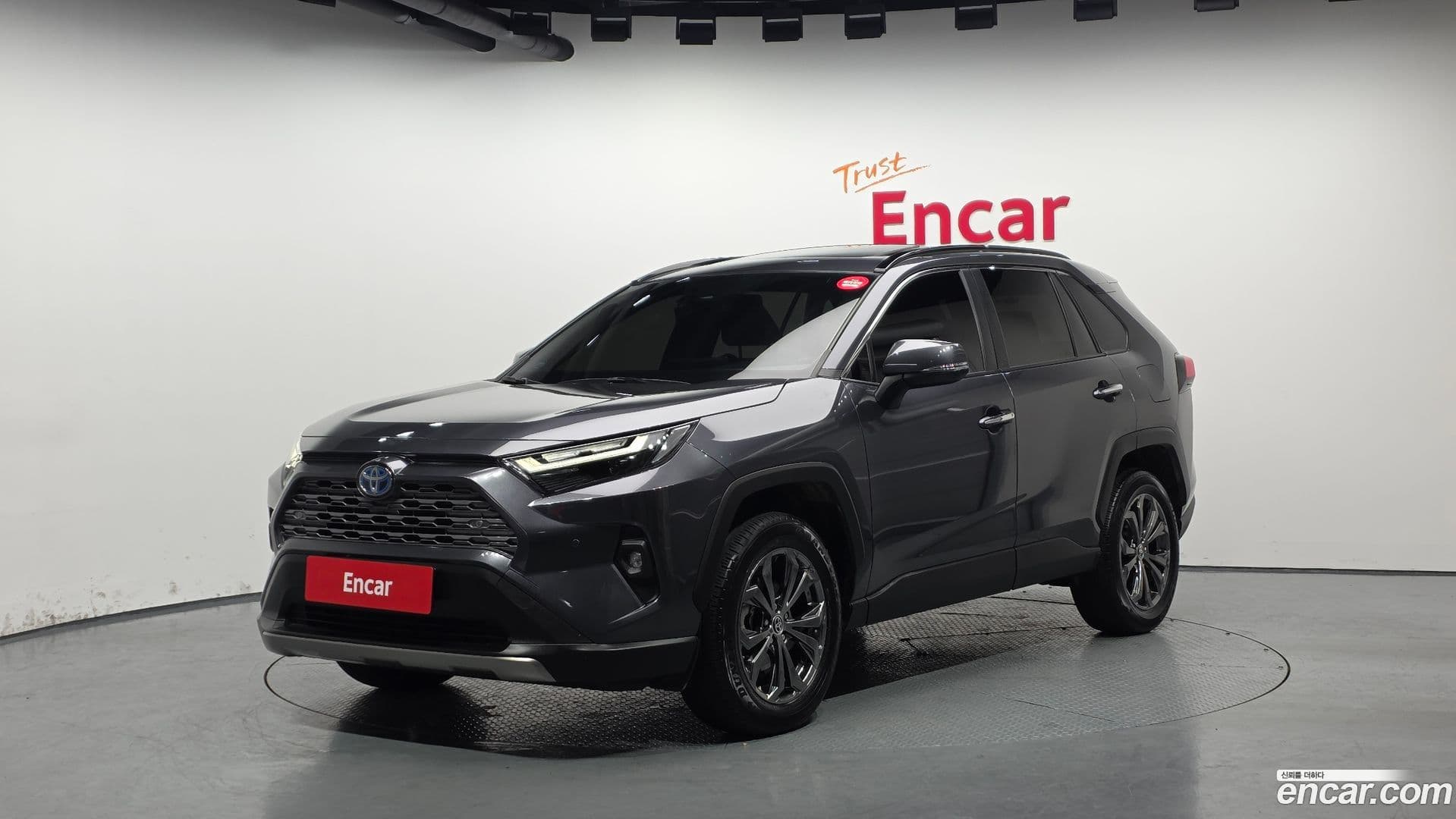 Main__Slider__Photo:RAV4 Toyota 2024.5-0