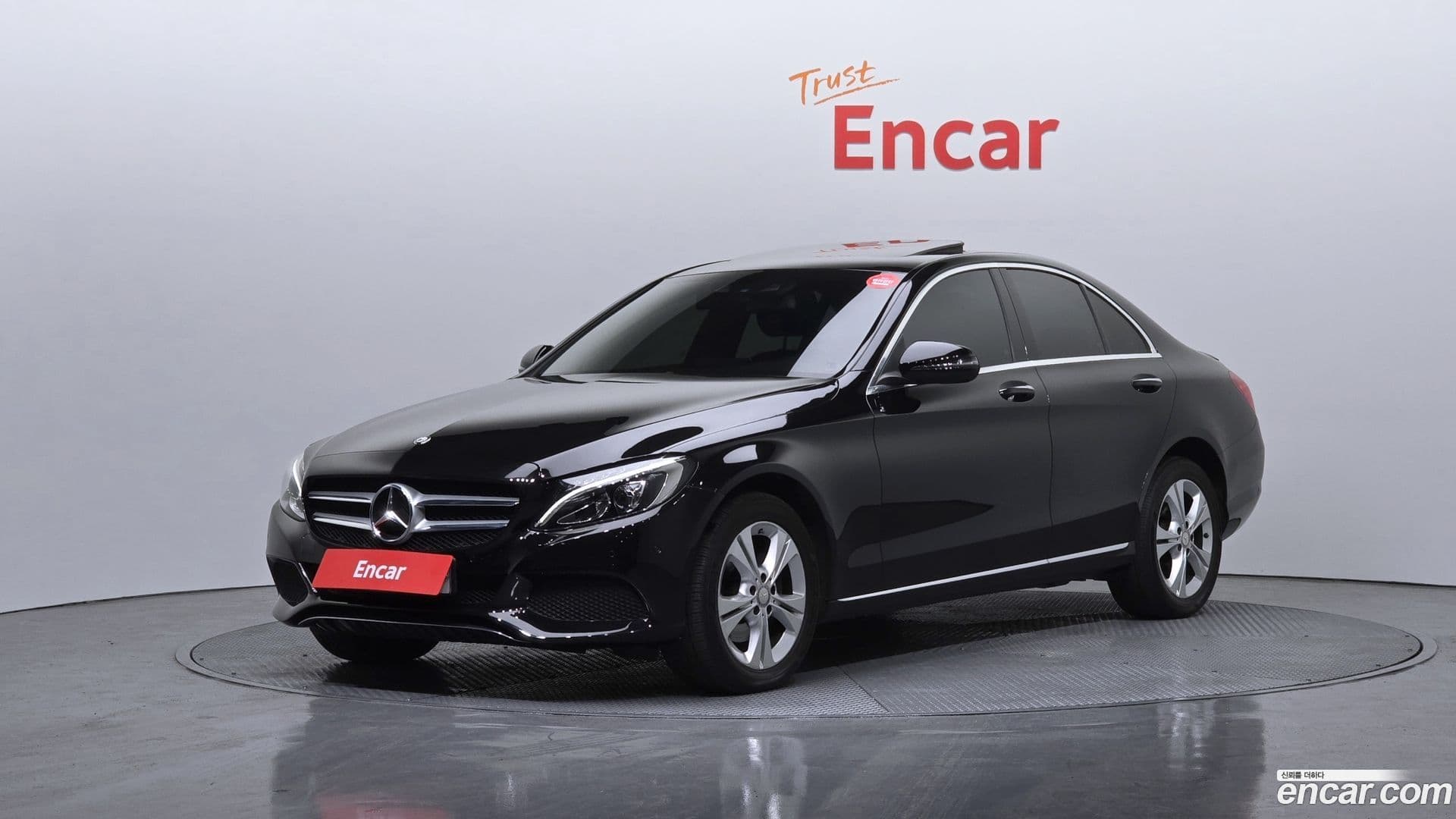 Main__Slider__Photo:C-Class Mercedes-Benz 2017.7-0