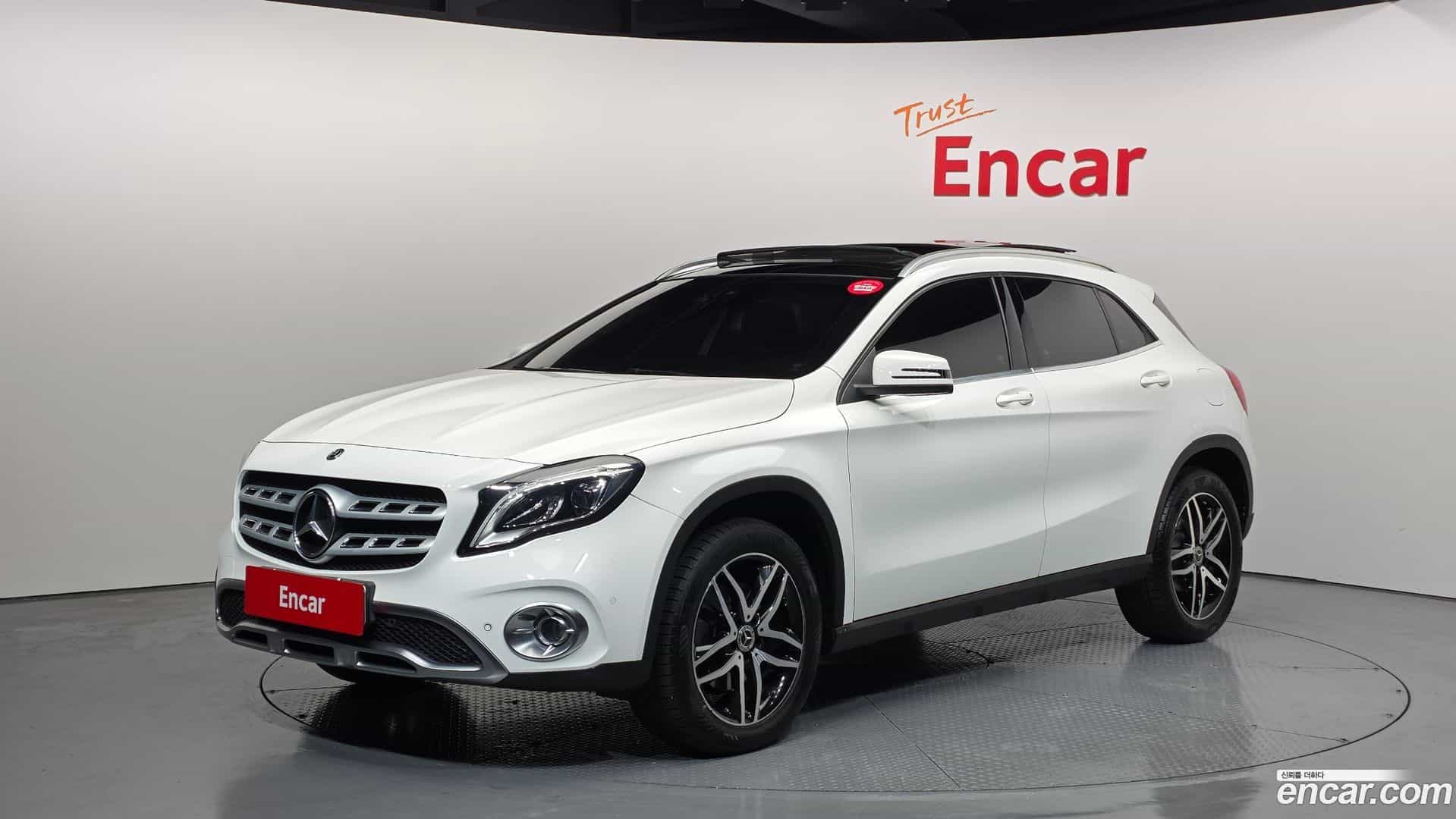 GLA-Class Mercedes-Benz 2018.3-OUTER-001