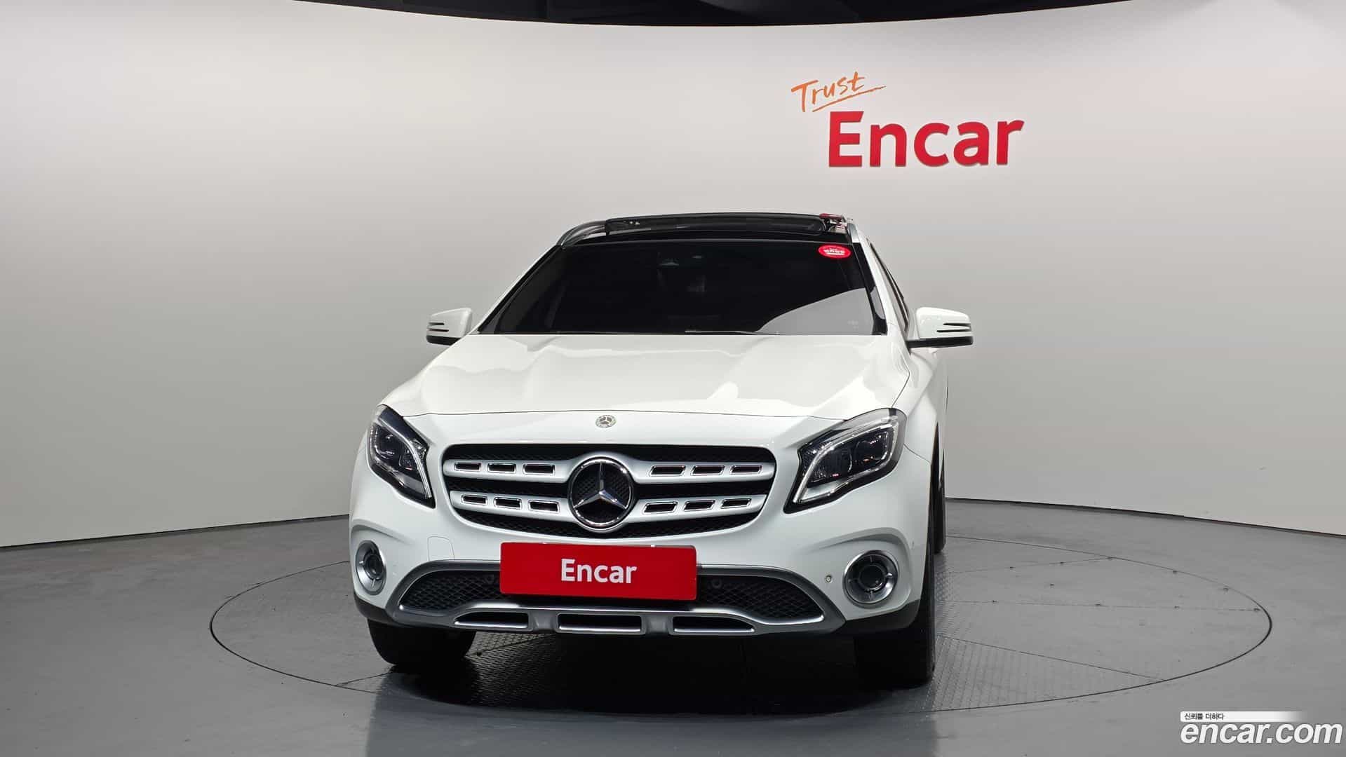 GLA-Class Mercedes-Benz 2018.3-OUTER-003