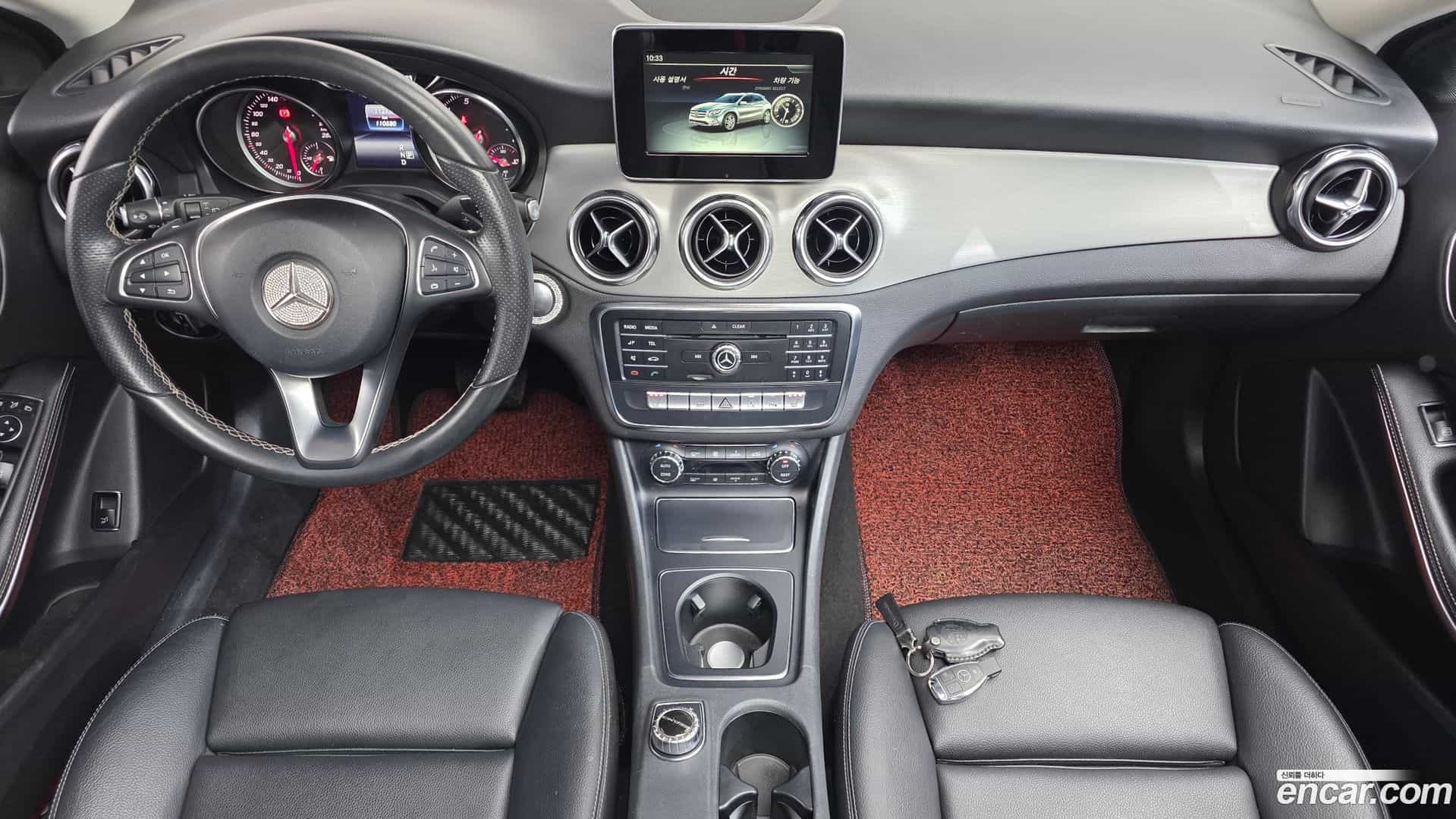 GLA-Class Mercedes-Benz 2018.3-INNER-007