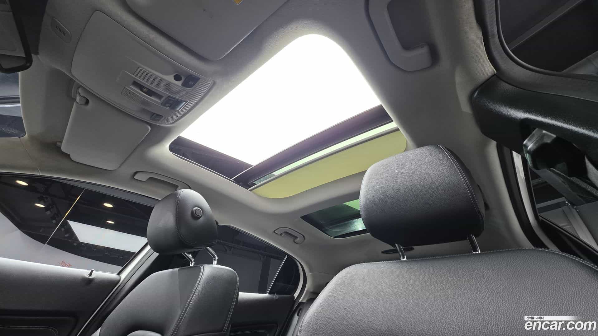 GLA-Class Mercedes-Benz 2018.3-OPTION-015