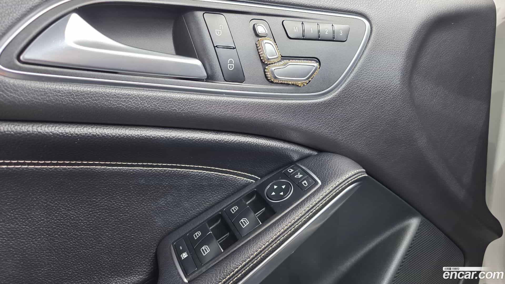 GLA-Class Mercedes-Benz 2018.3-OPTION-017
