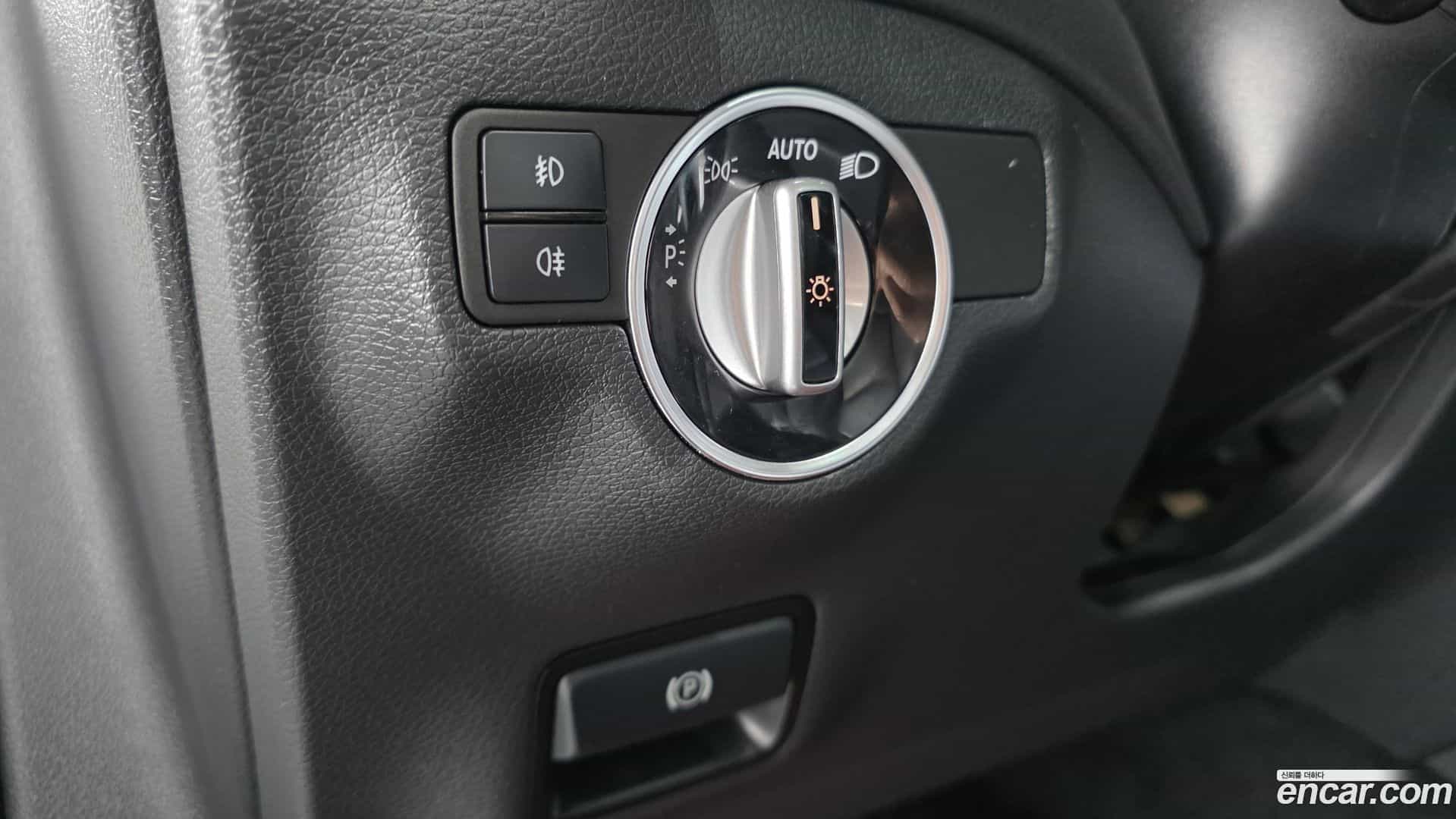 GLA-Class Mercedes-Benz 2018.3-OPTION-018