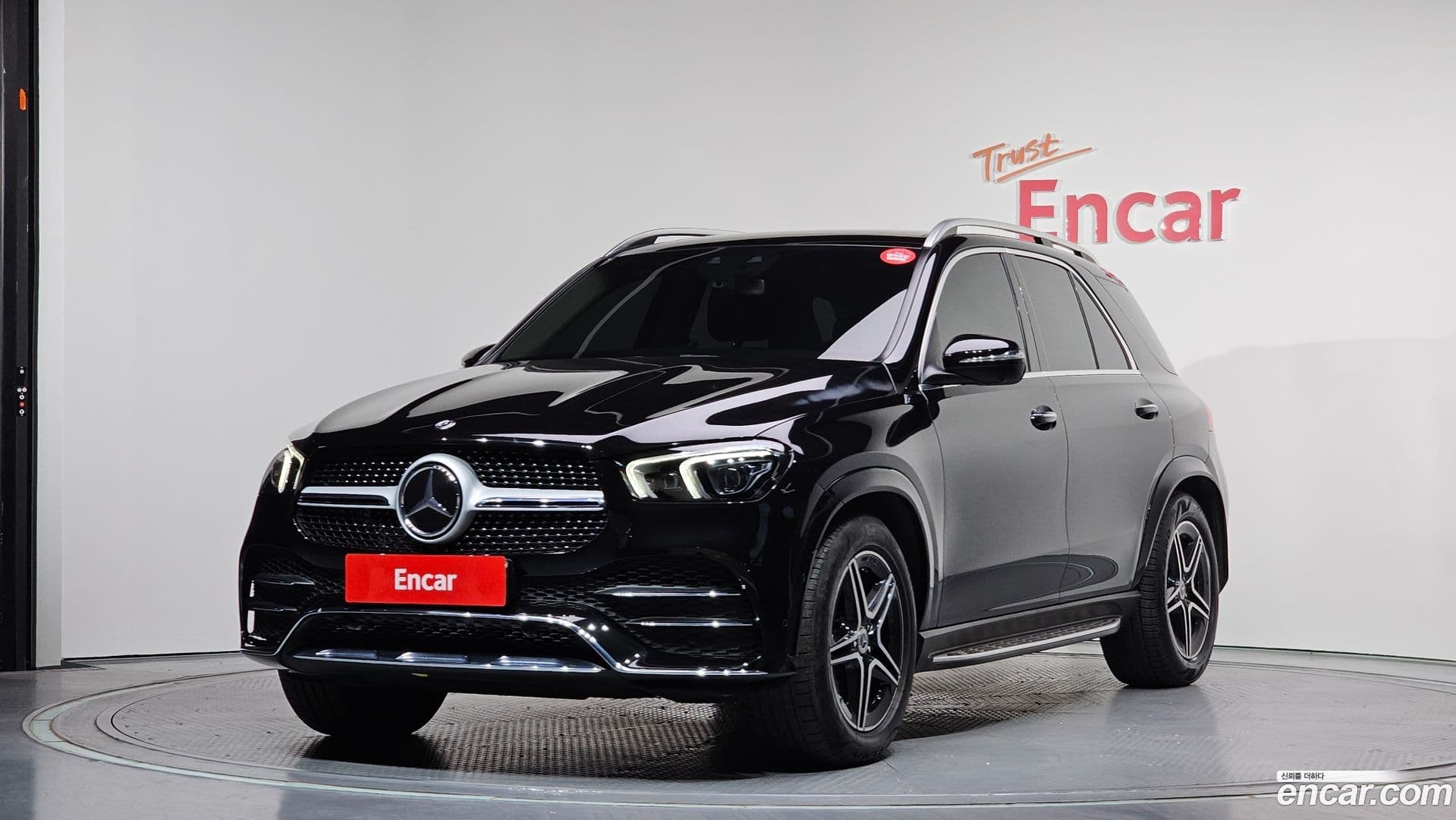 Main__Slider__Photo:GLE-Class Mercedes-Benz 2020.4-0