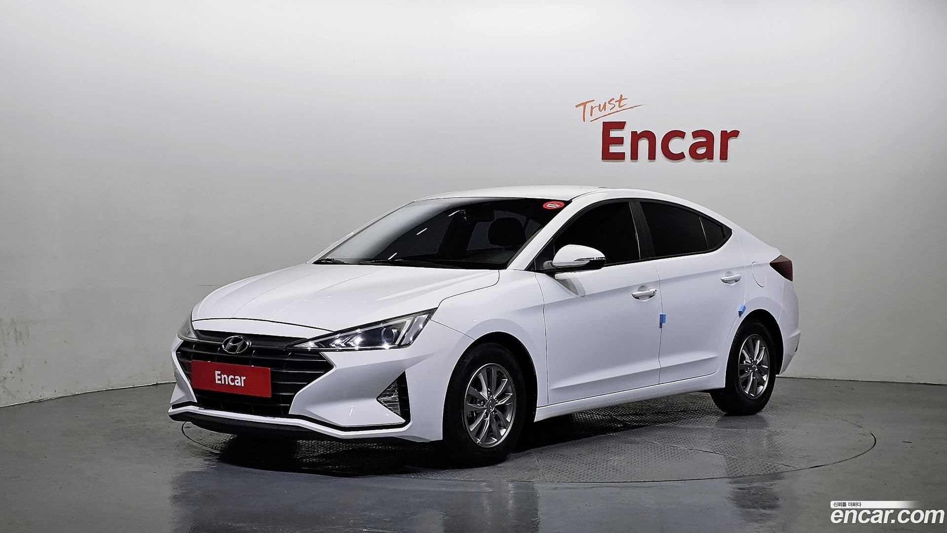 Main__Slider__Photo:AVANTE Hyundai 2019.4-0
