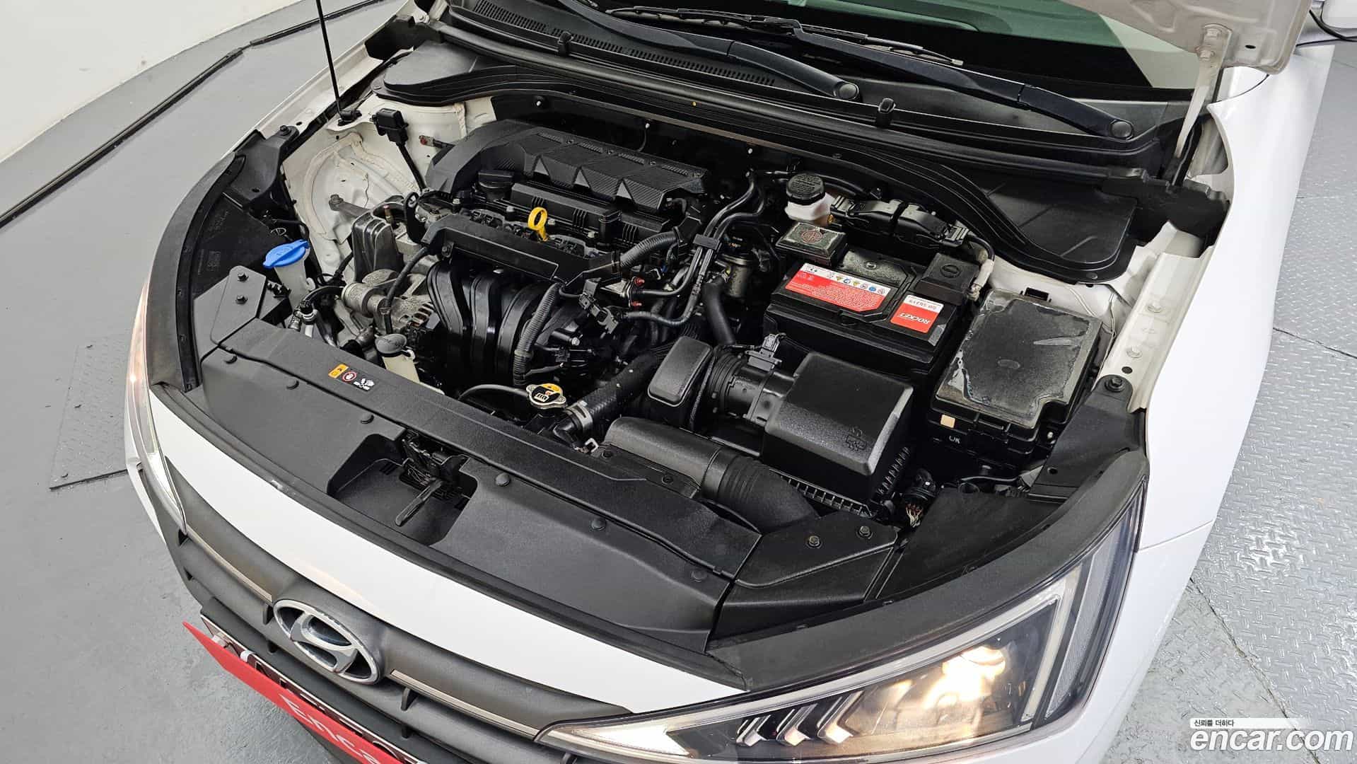 AVANTE Hyundai 2019.4-INNER-006
