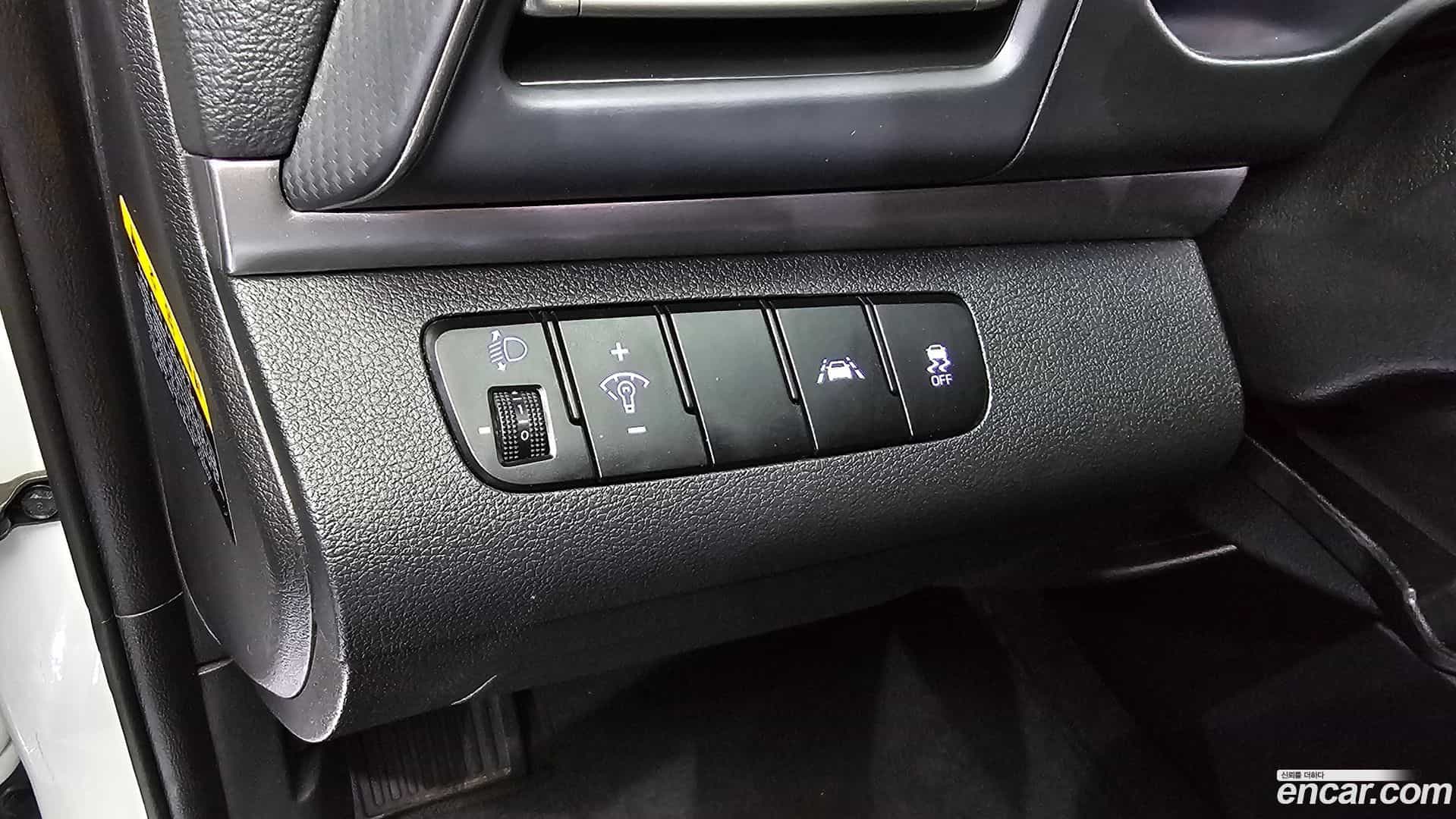 AVANTE Hyundai 2019.4-OPTION-019