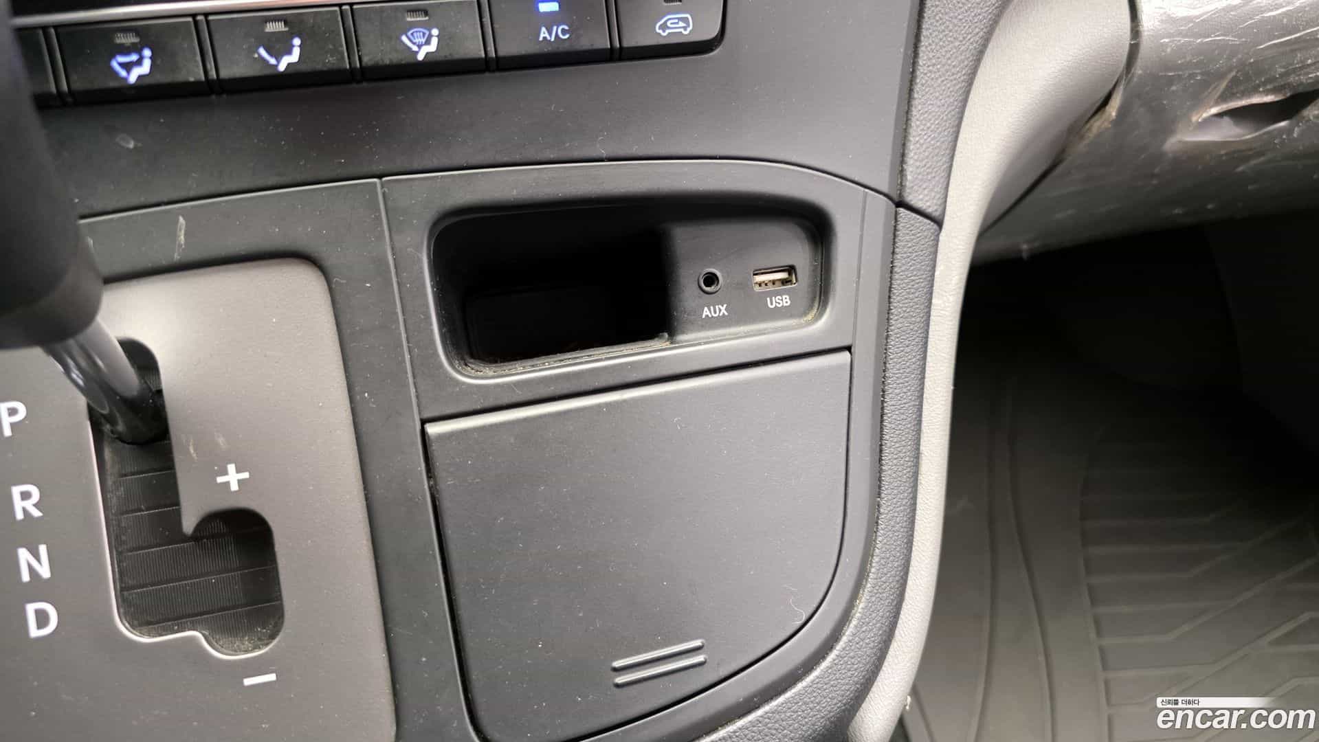 Starex Hyundai 2018.9-OPTION-023