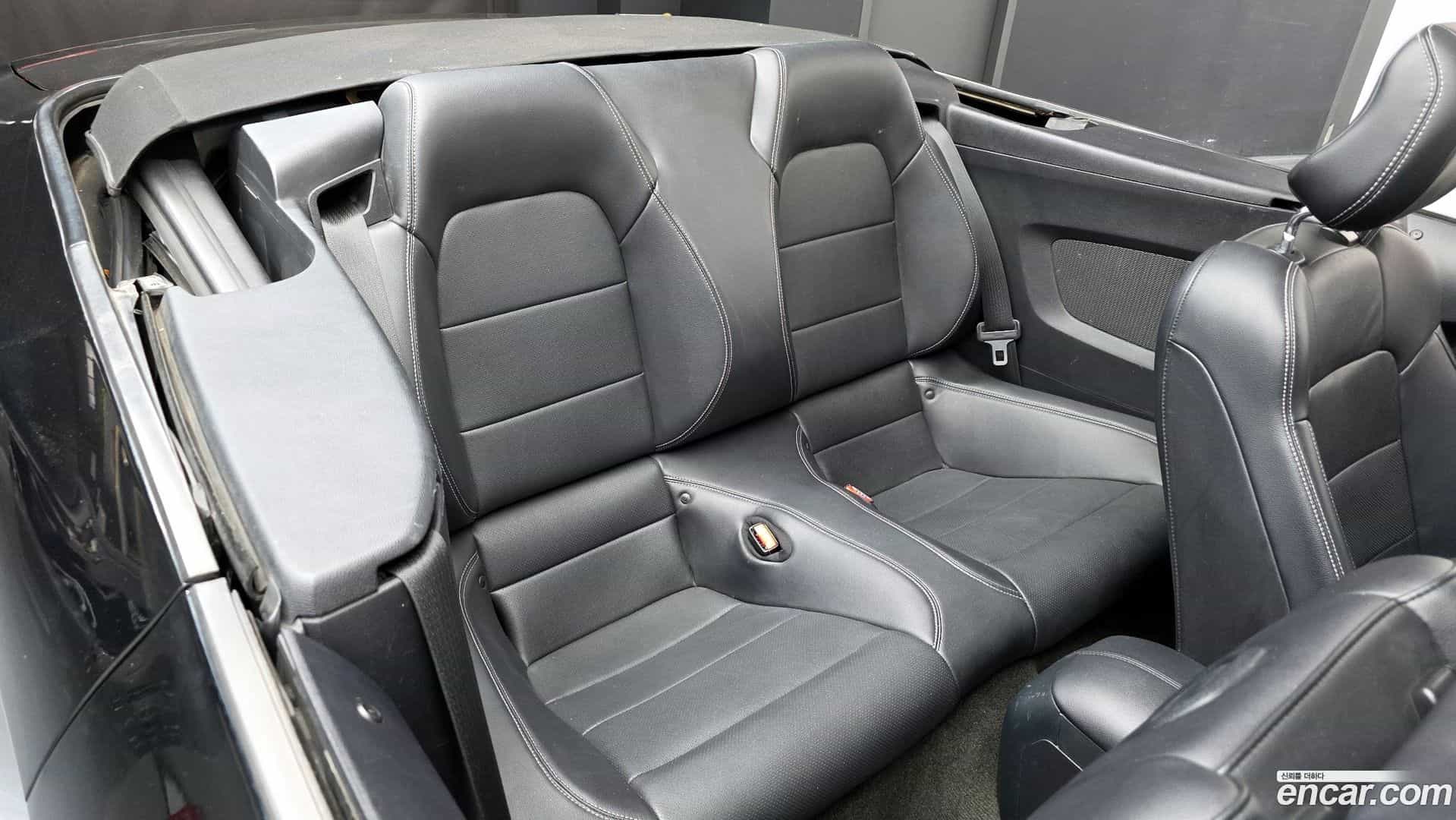 Mustang Ford 2015.4-OPTION-016