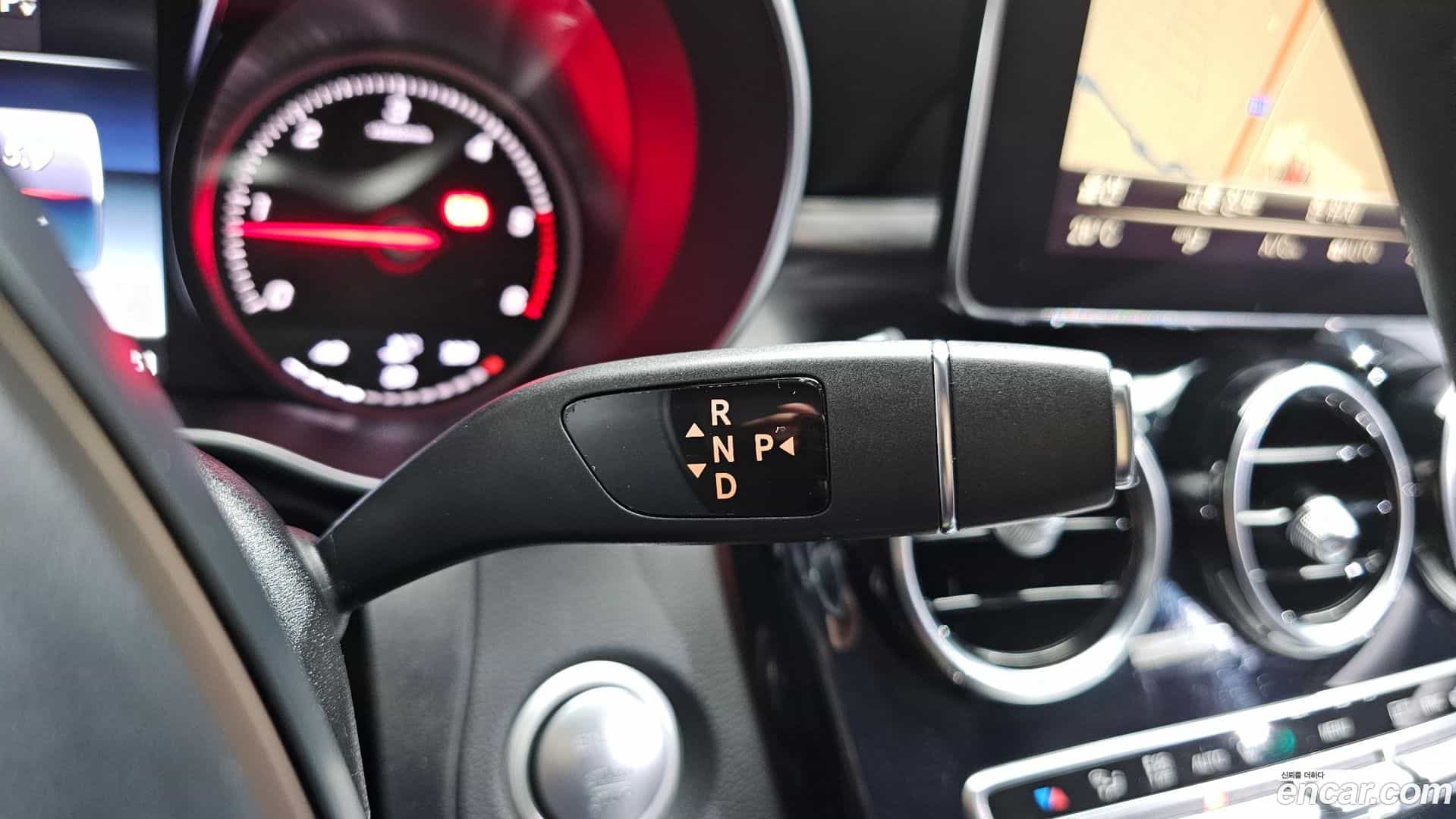 C-Class Mercedes-Benz 2017.2-INNER-009