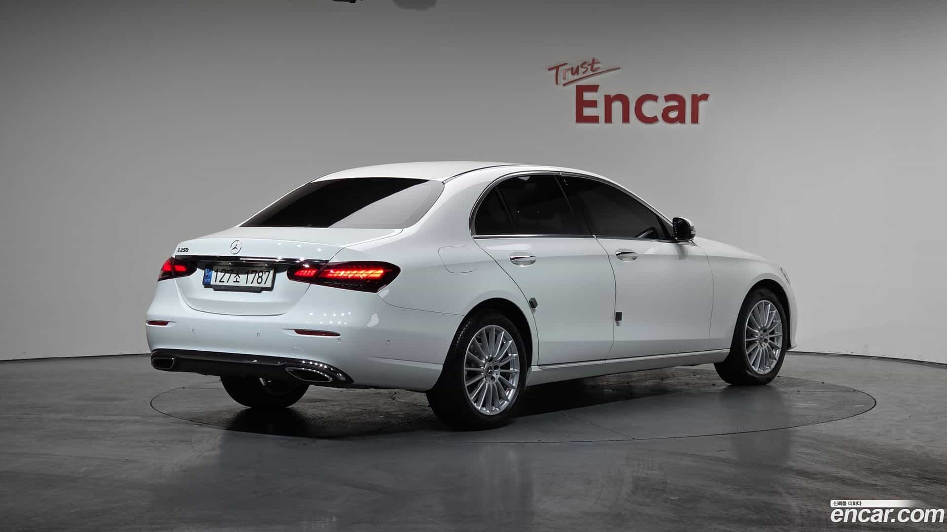 E-Class Mercedes-Benz 2022.1-OUTER-002
