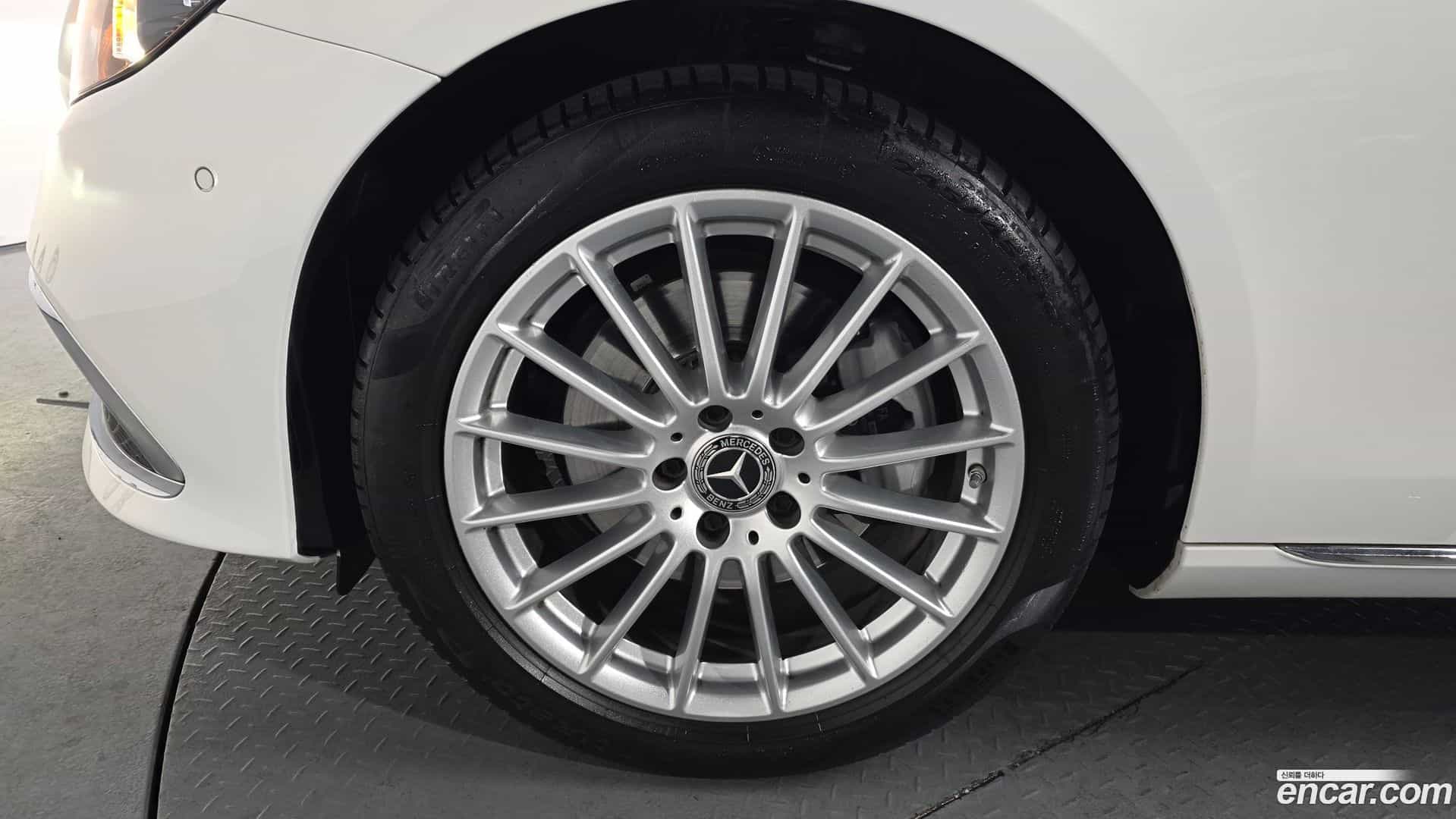 E-Class Mercedes-Benz 2022.1-OUTER-005