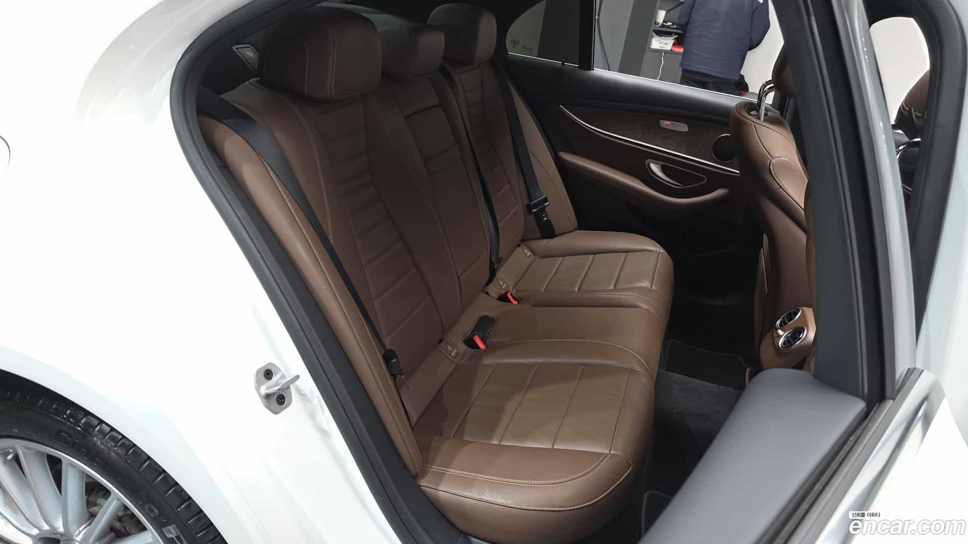 E-Class Mercedes-Benz 2022.1-OPTION-016
