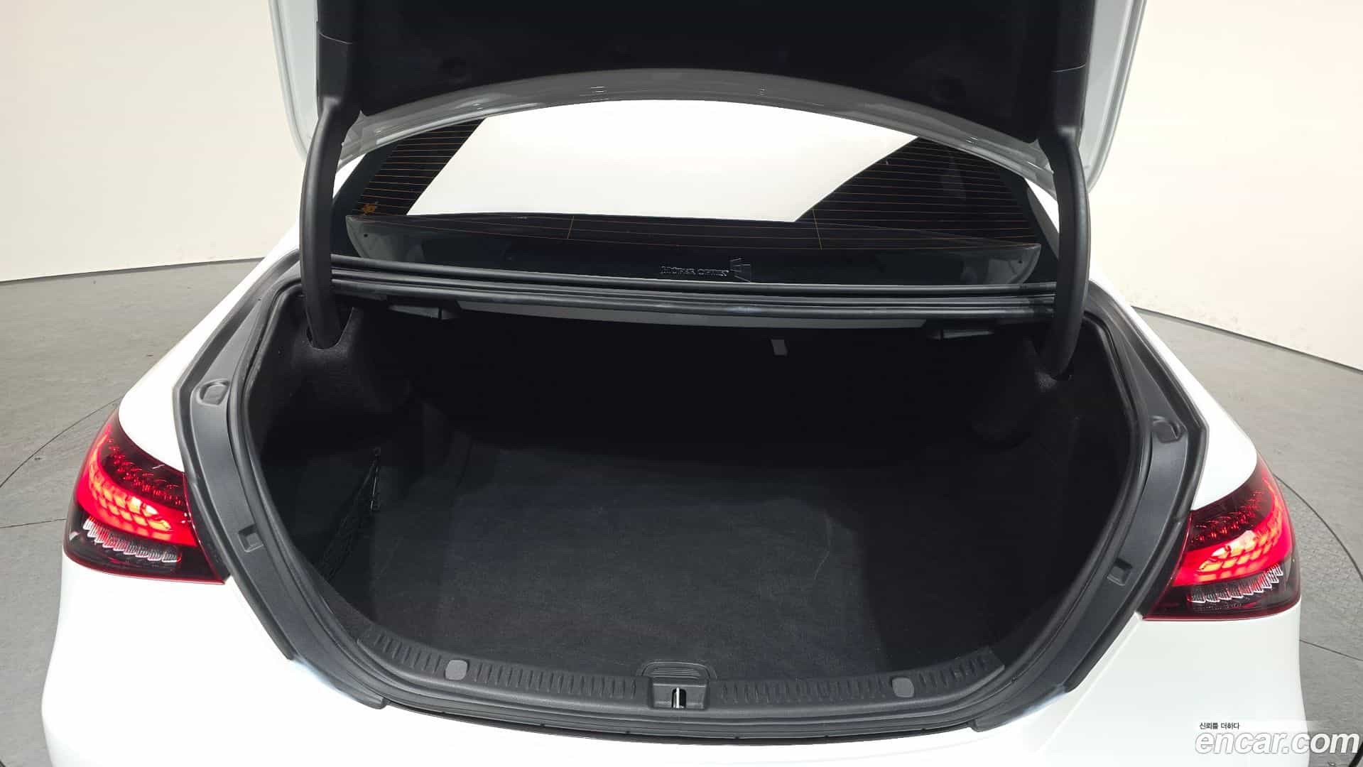 E-Class Mercedes-Benz 2022.1-OPTION-024