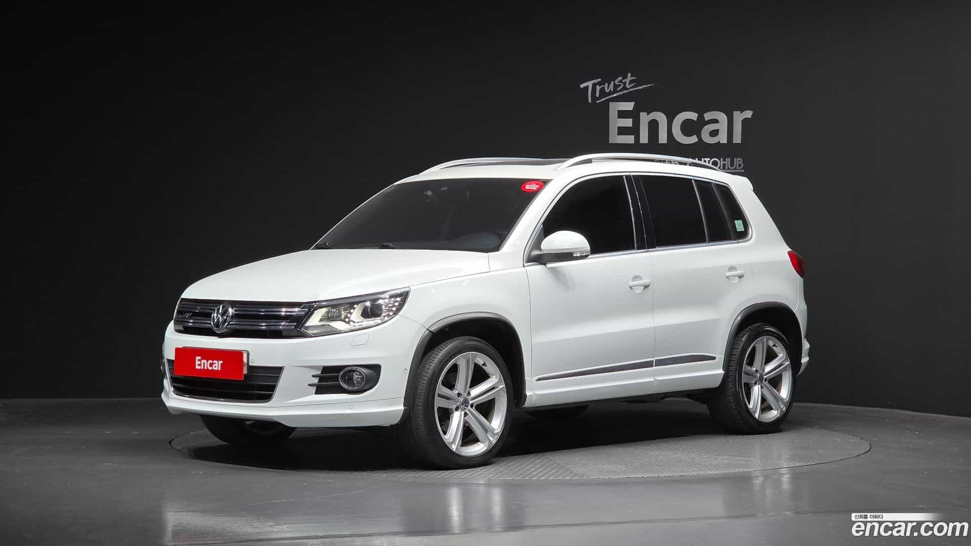 Tiguan Volkswagen 2015.9-OUTER-001