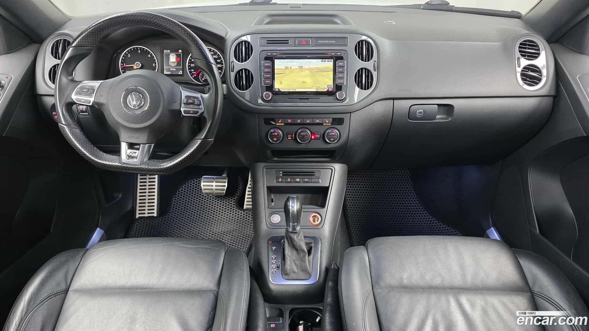 Tiguan Volkswagen 2015.9-INNER-007