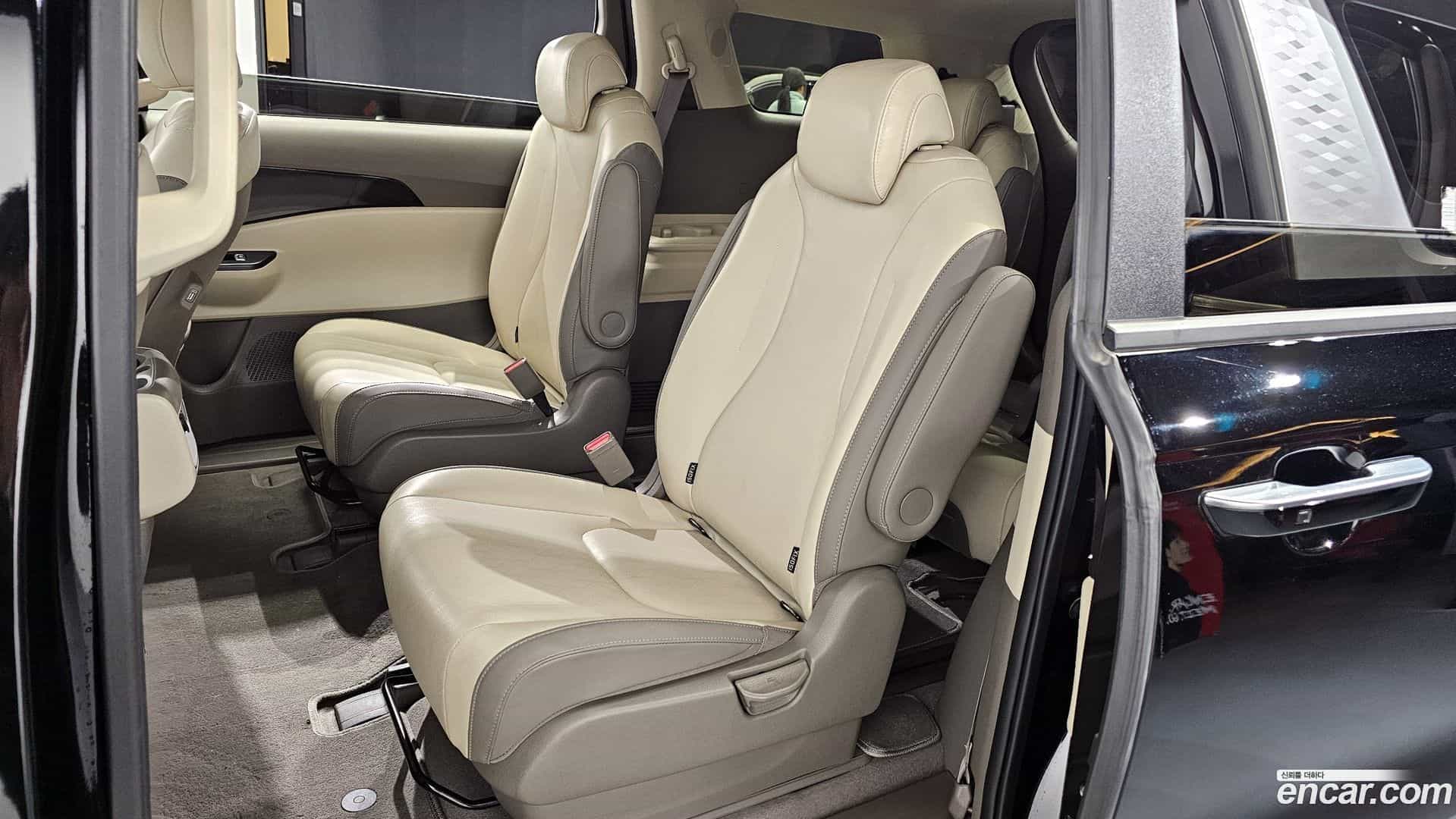 Canival Kia 2023.4-OPTION-015