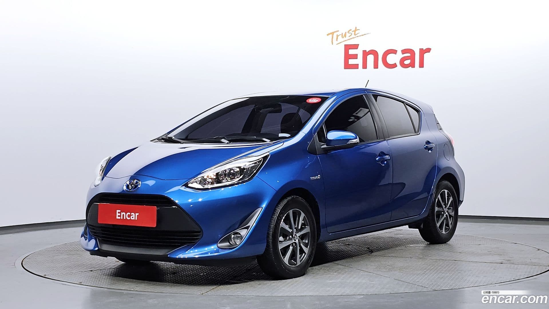 Main__Slider__Photo:Prius Toyota 2018.7-0