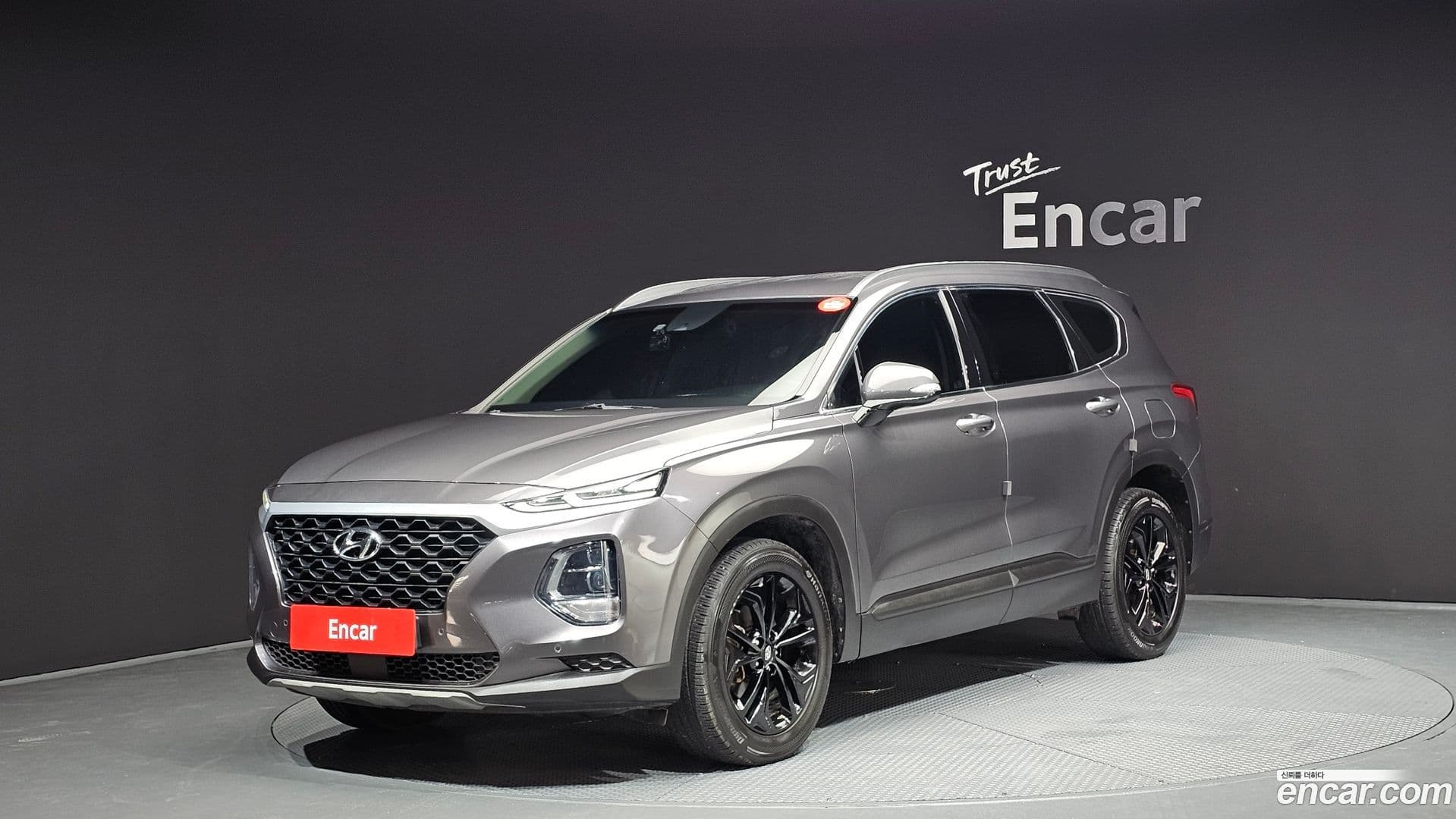 Main__Slider__Photo:Santafe Hyundai 2019.0-0