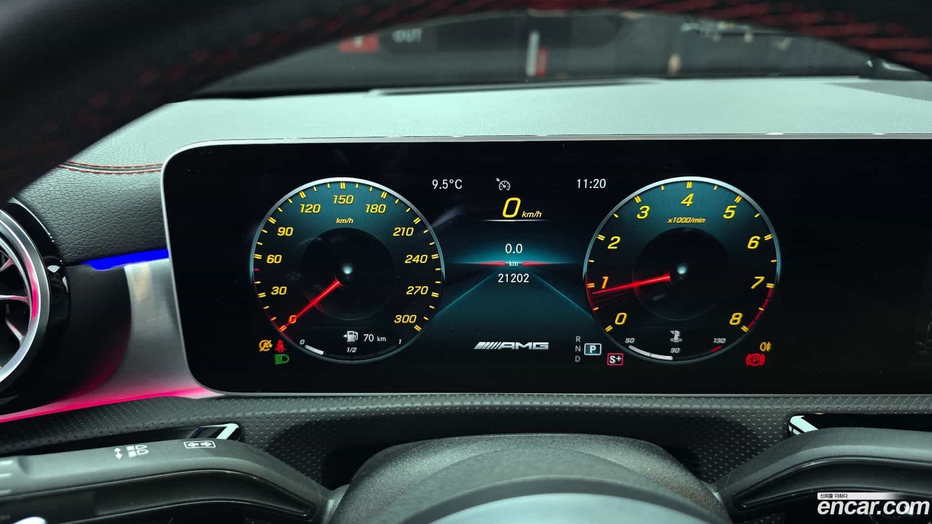 CLA-Class Mercedes-Benz 2020.10-INNER-008